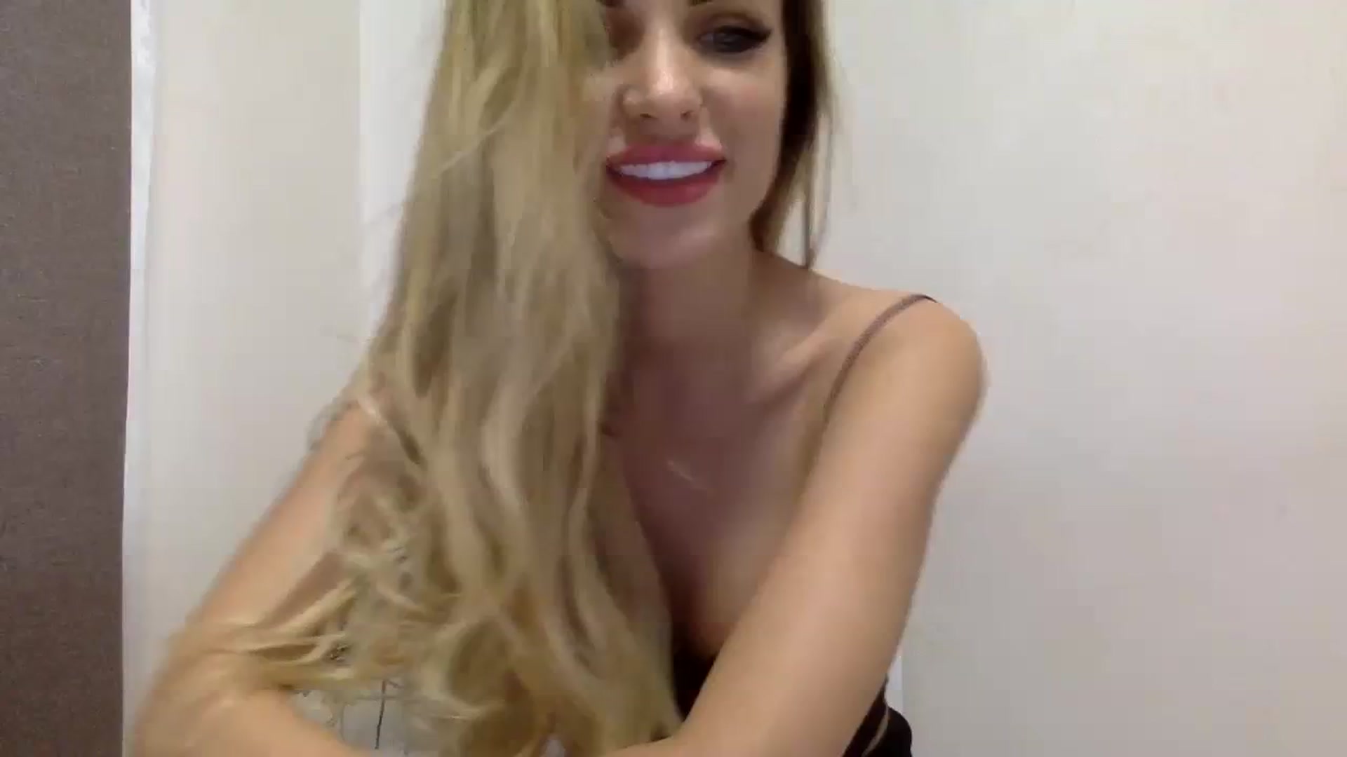 Gallery image thumbnail from Estie_Kay's myfreecams stream on, 09/10/2023, 14:08 image 7 of 20