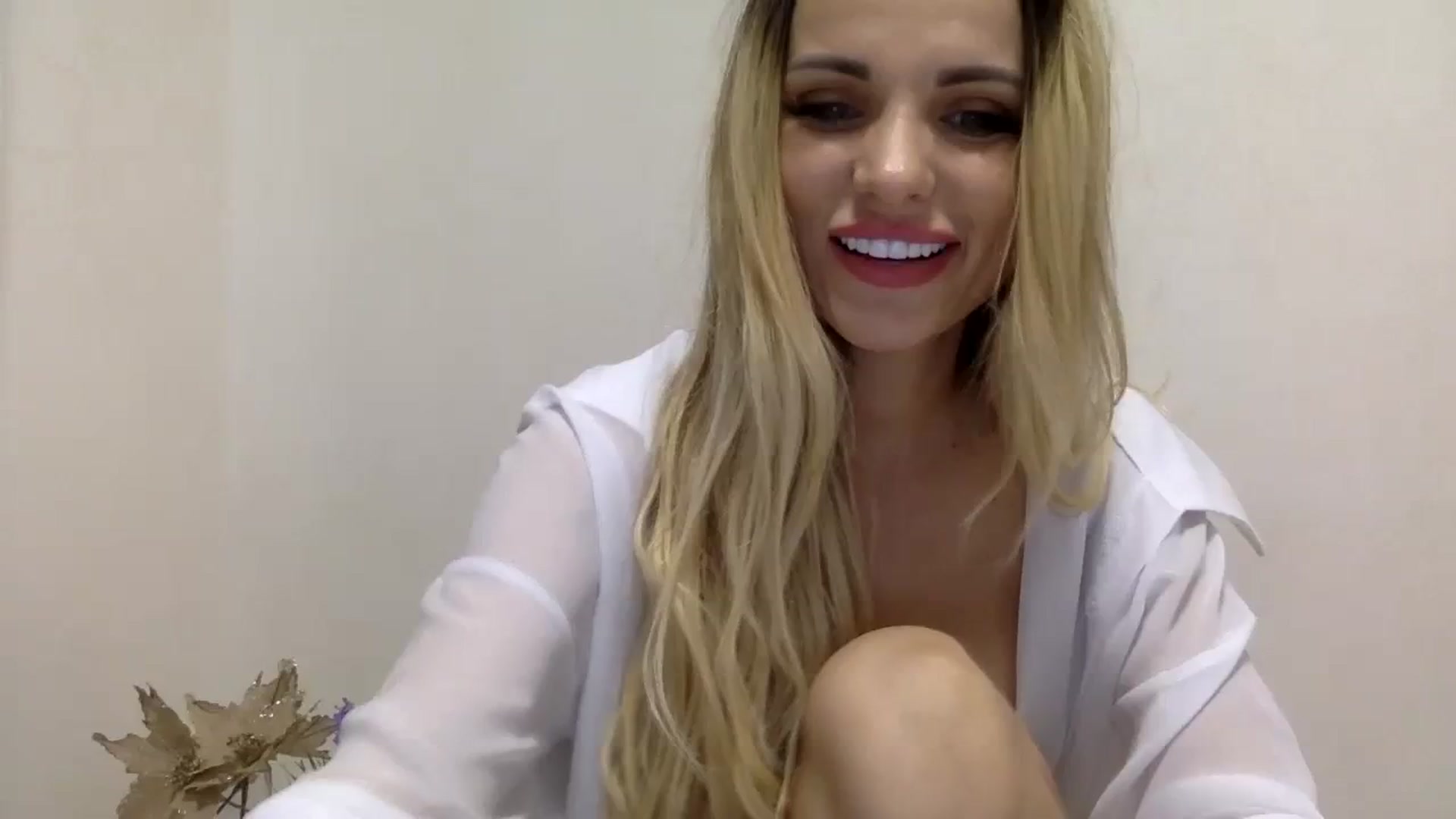 Gallery image thumbnail from Estie_Kay's myfreecams stream on, 09/11/2023, 15:35 image 4 of 20