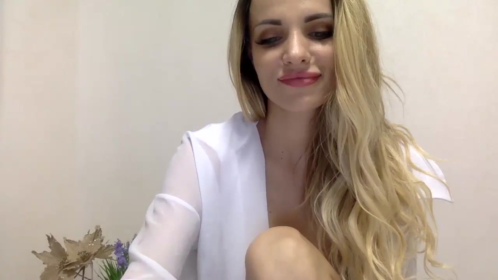 Gallery image thumbnail from Estie_Kay's myfreecams stream on, 09/11/2023, 15:35 image 5 of 20