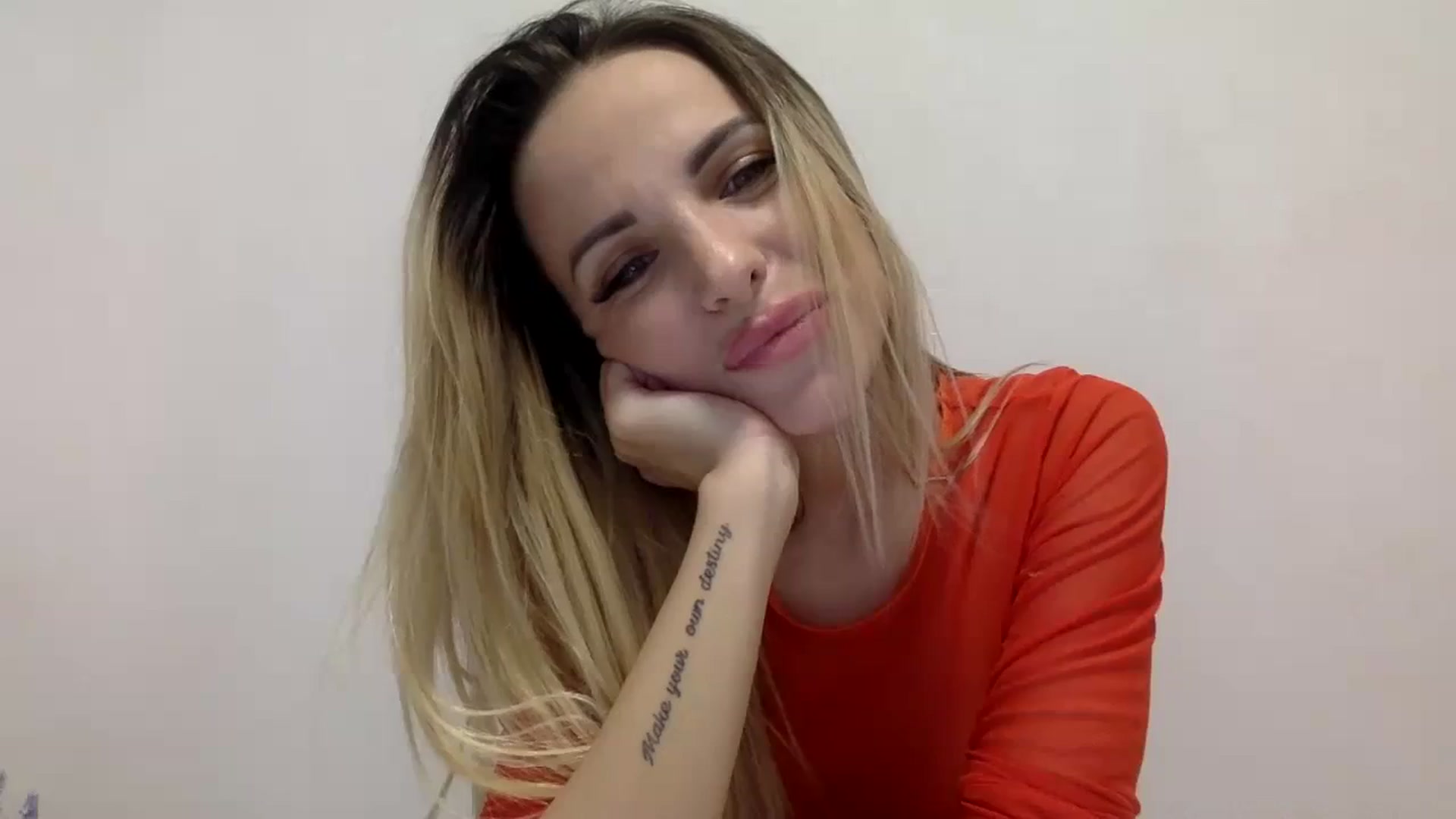 Gallery image thumbnail from Estie_Kay's myfreecams stream on, 09/14/2023, 09:54 image 15 of 20