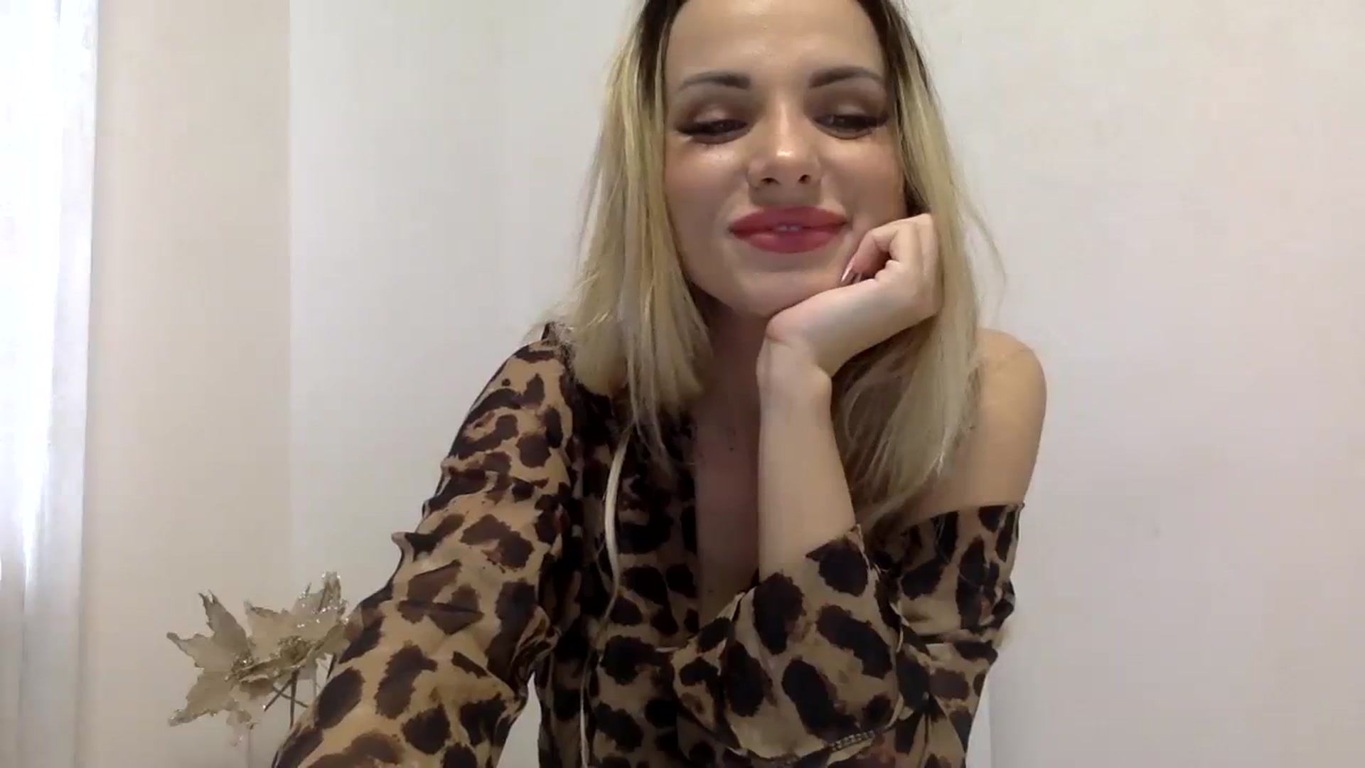 Gallery image thumbnail from Estie_Kay's myfreecams stream on, 09/19/2023, 08:52 image 20 of 20