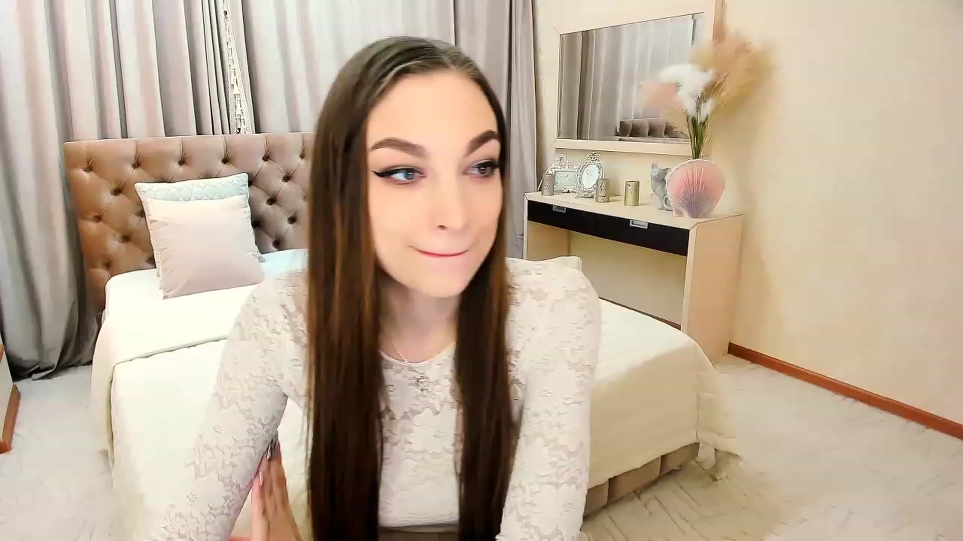 Gallery image thumbnail from EternallBliss's myfreecams stream on, 04/16/2023, 17:48 image 3 of 20
