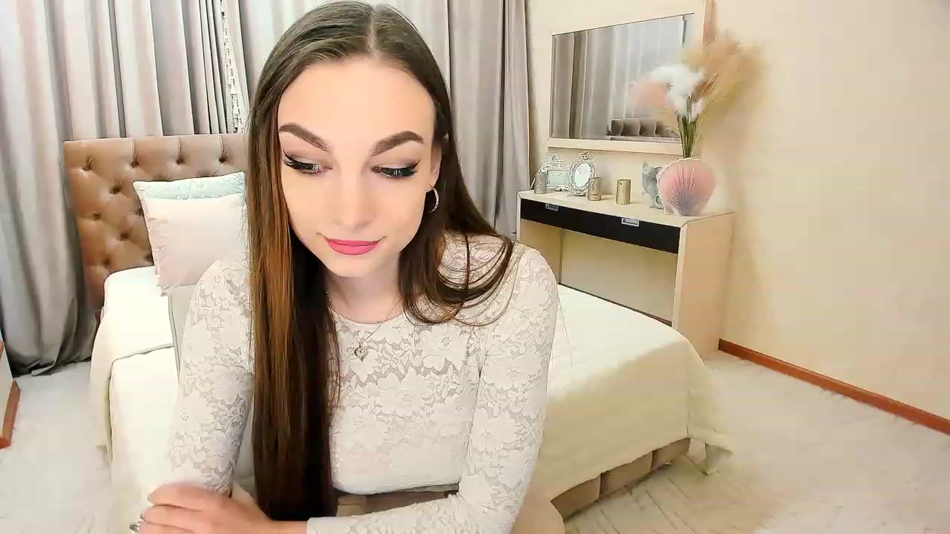 Gallery image thumbnail from EternallBliss's myfreecams stream on, 04/16/2023, 17:48 image 14 of 20