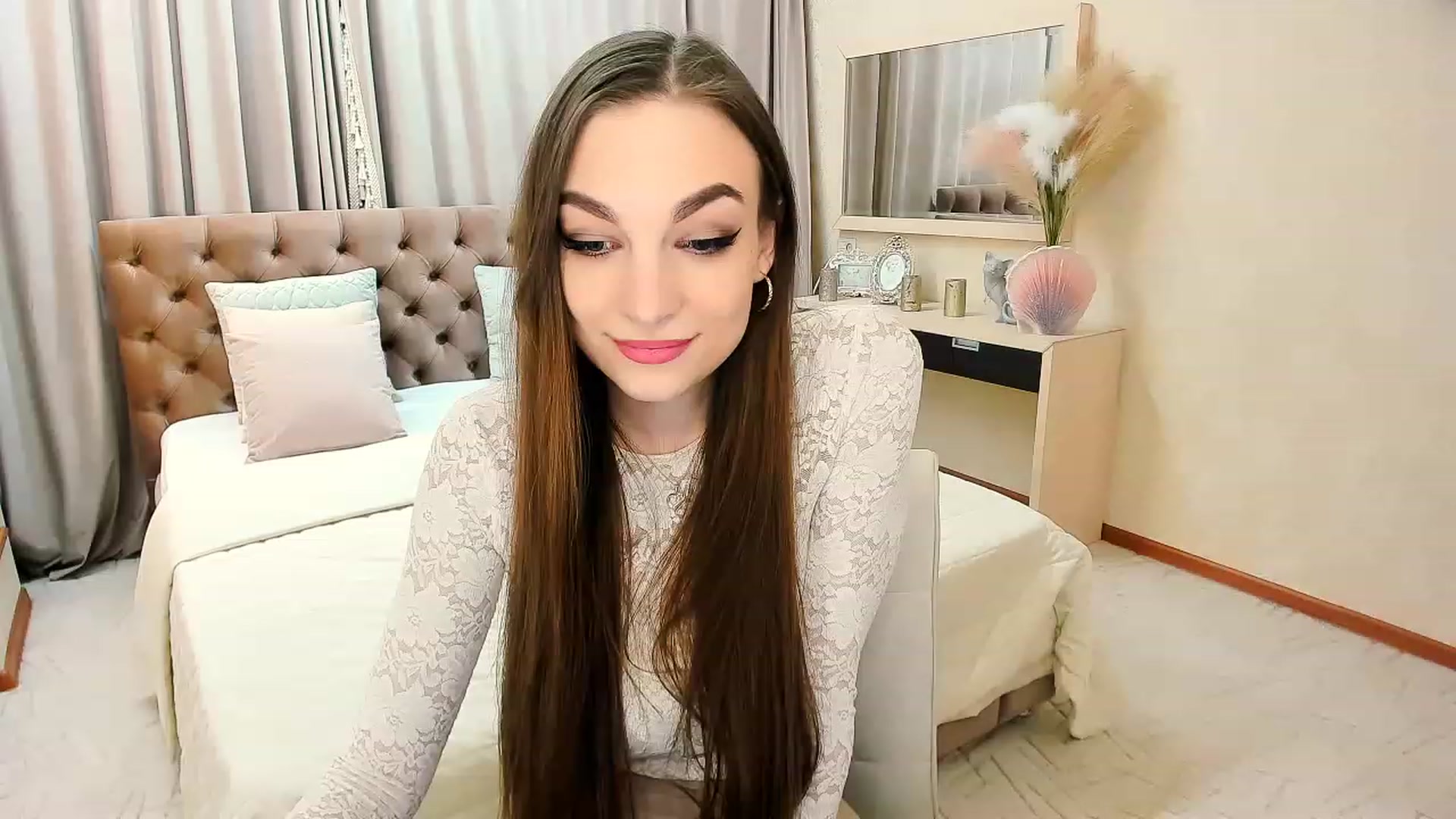 Gallery image thumbnail from EternallBliss's myfreecams stream on, 04/16/2023, 20:36 image 12 of 20