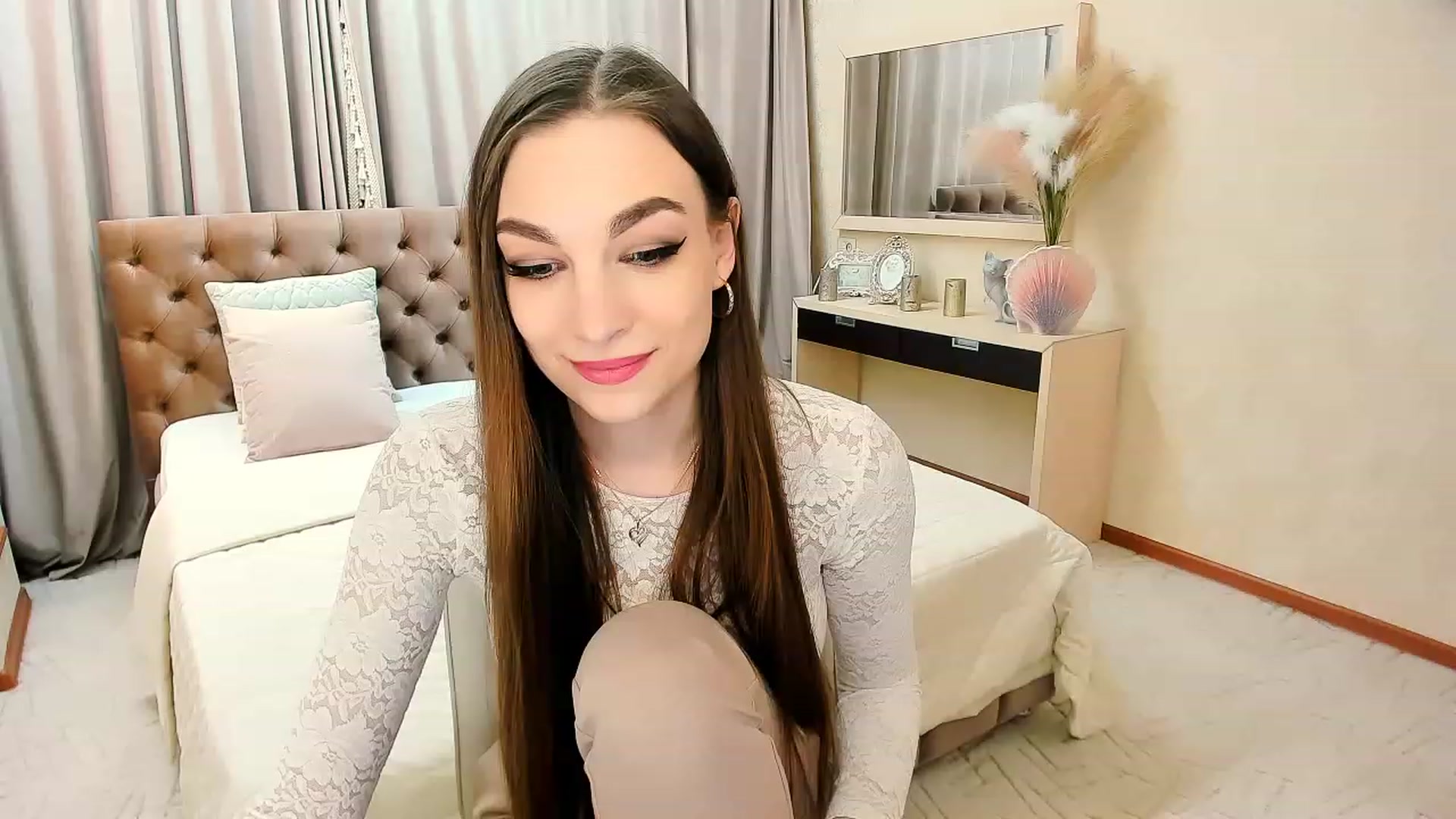 Gallery image thumbnail from EternallBliss's myfreecams stream on, 04/16/2023, 20:36 image 7 of 20