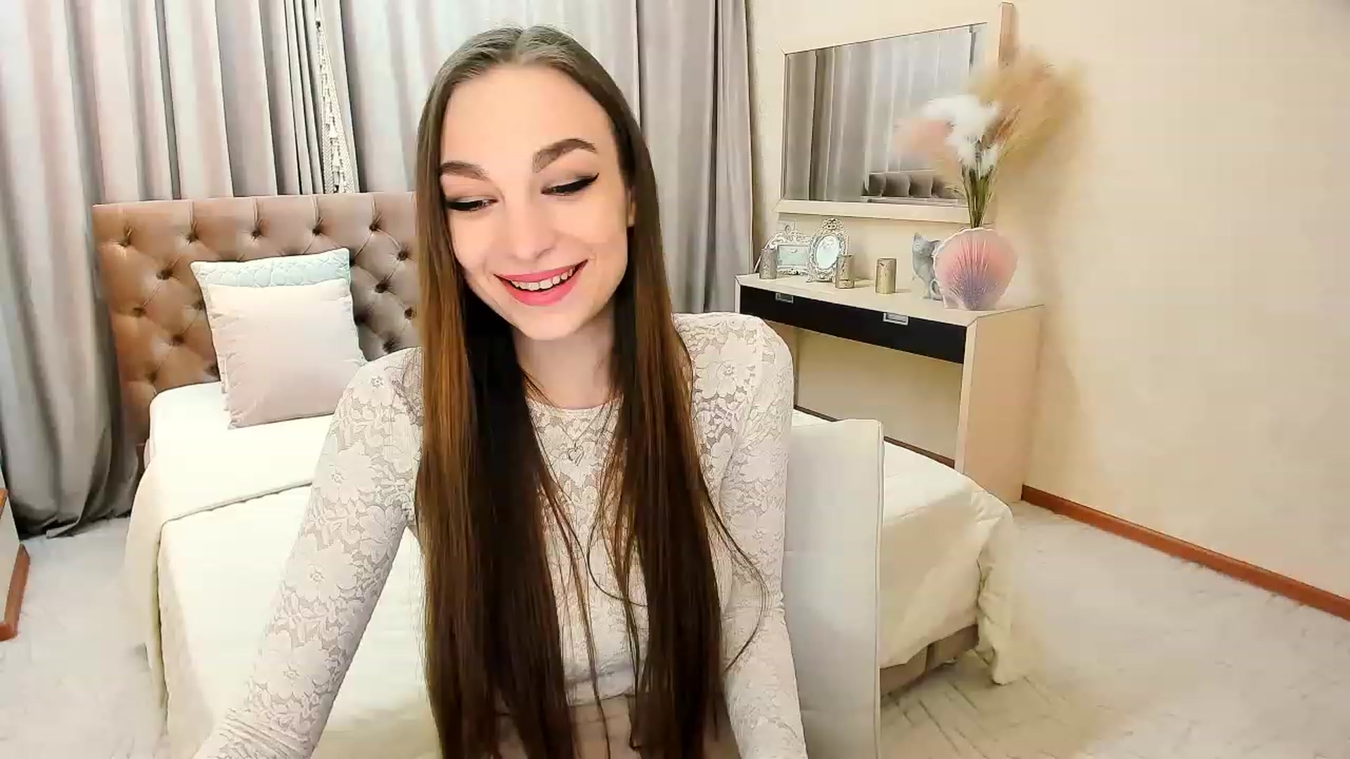Gallery image thumbnail from EternallBliss's myfreecams stream on, 04/16/2023, 20:36 image 18 of 20