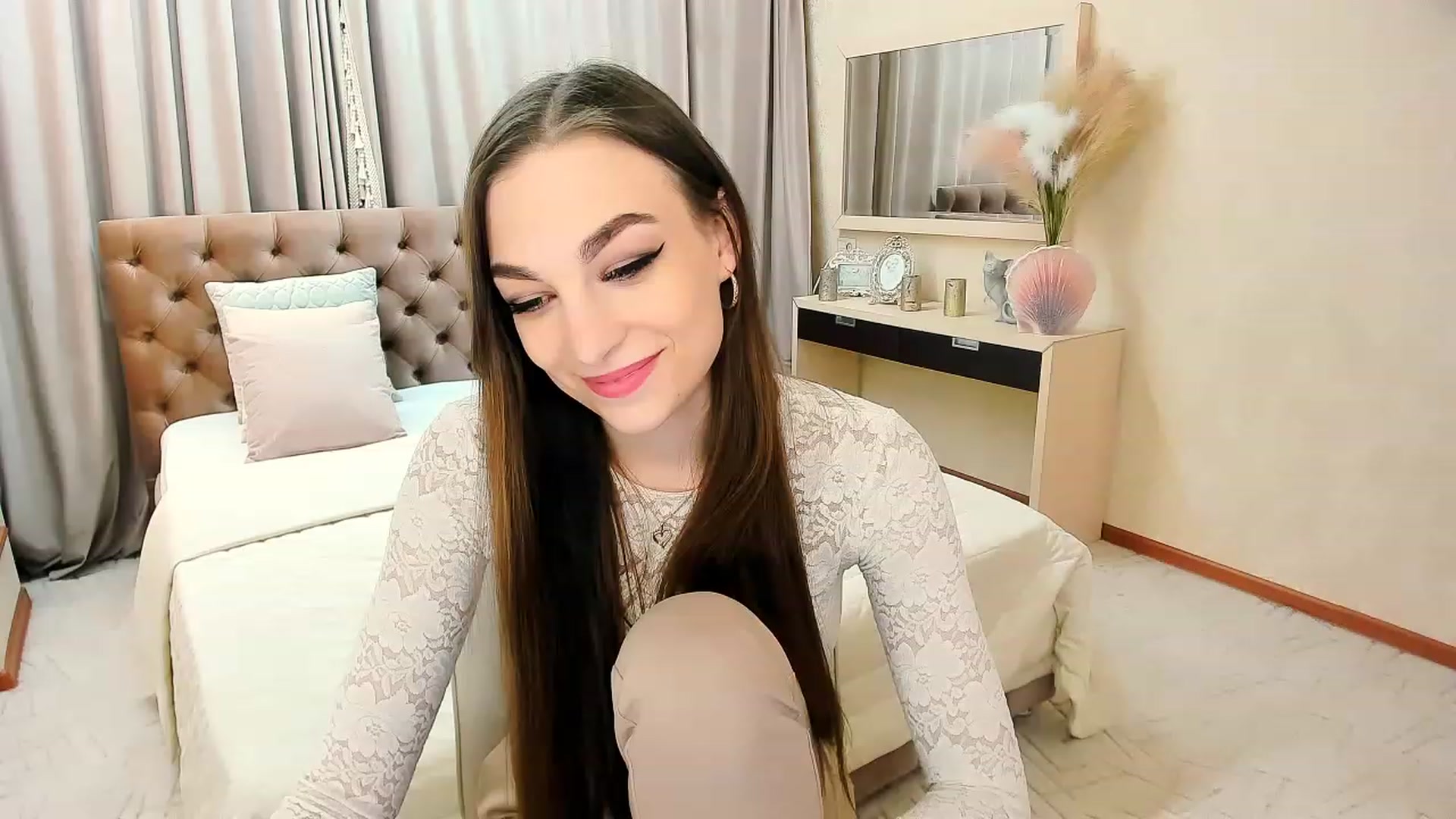 Gallery image thumbnail from EternallBliss's myfreecams stream on, 04/16/2023, 20:36 image 11 of 20