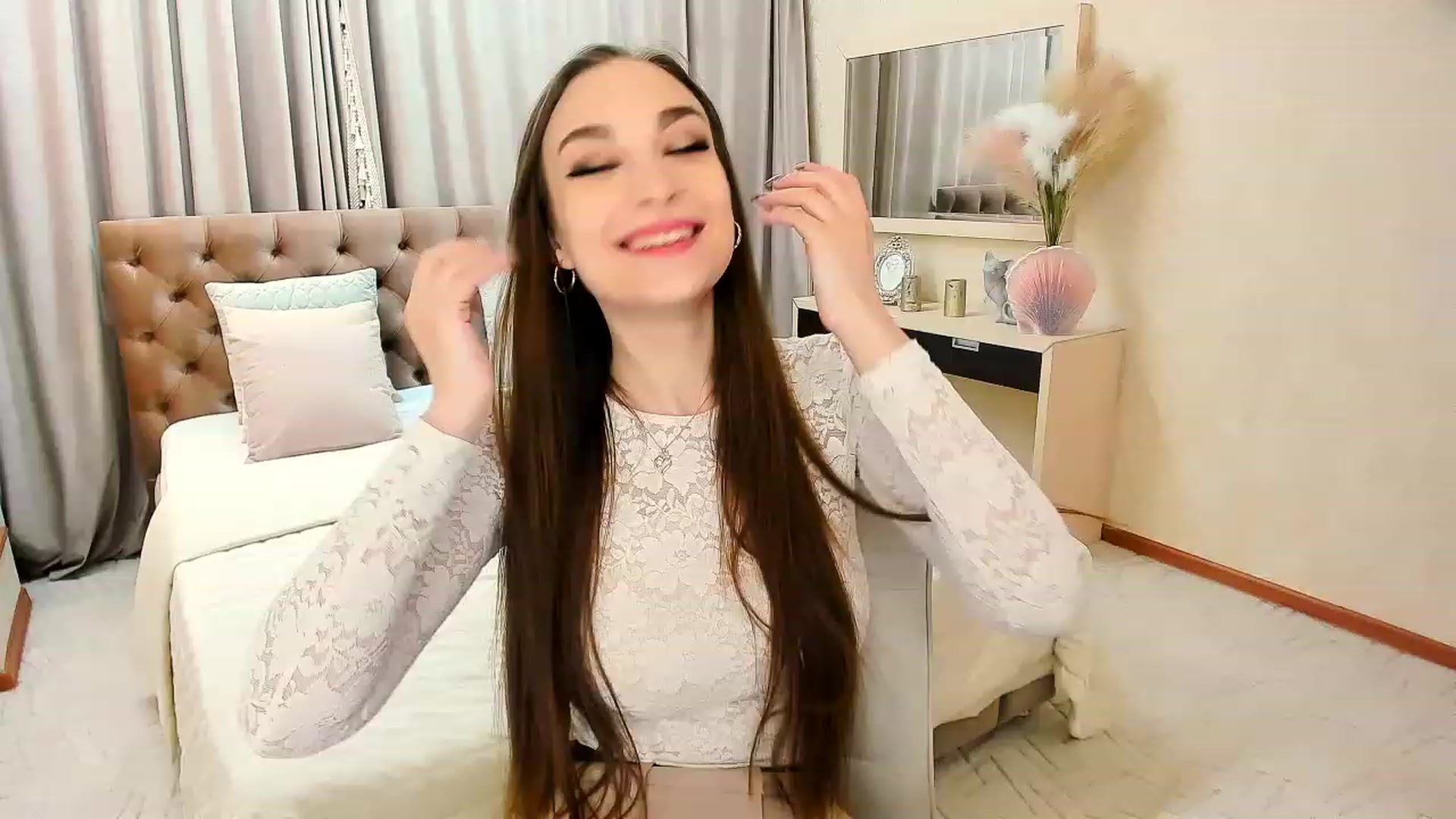 Gallery image thumbnail from EternallBliss's myfreecams stream on, 04/16/2023, 20:36 image 13 of 20