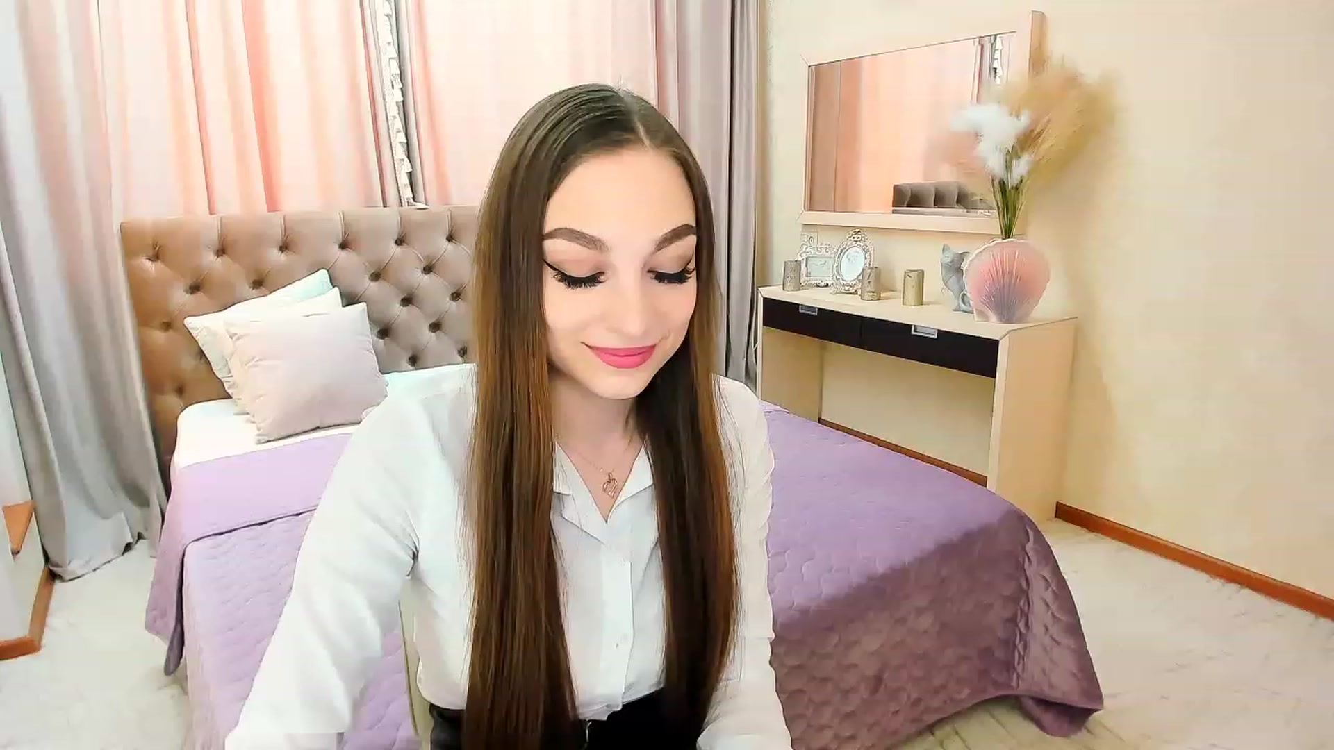 Gallery image thumbnail from EternallBliss's myfreecams stream on, 04/23/2023, 13:59 image 17 of 20