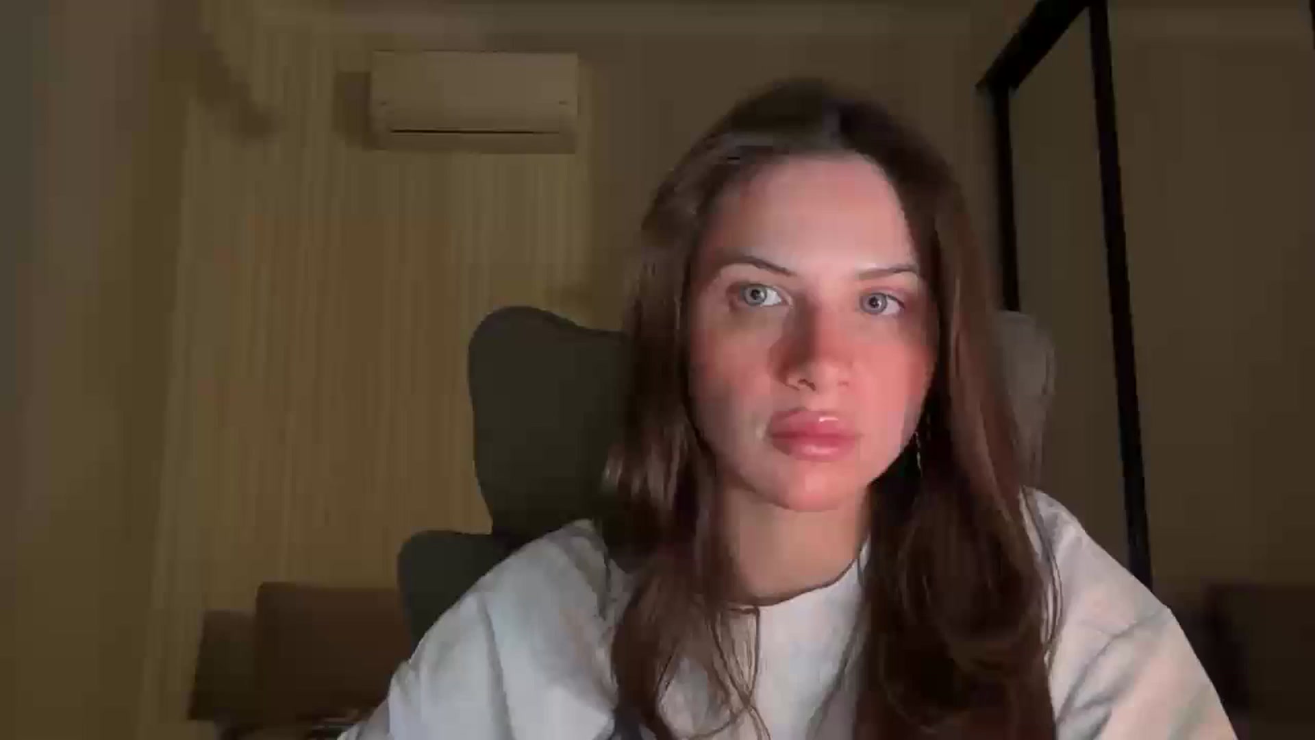 Gallery image thumbnail from EtherGlyph's myfreecams stream on, 04/12/2026, 23:33 image 18 of 20