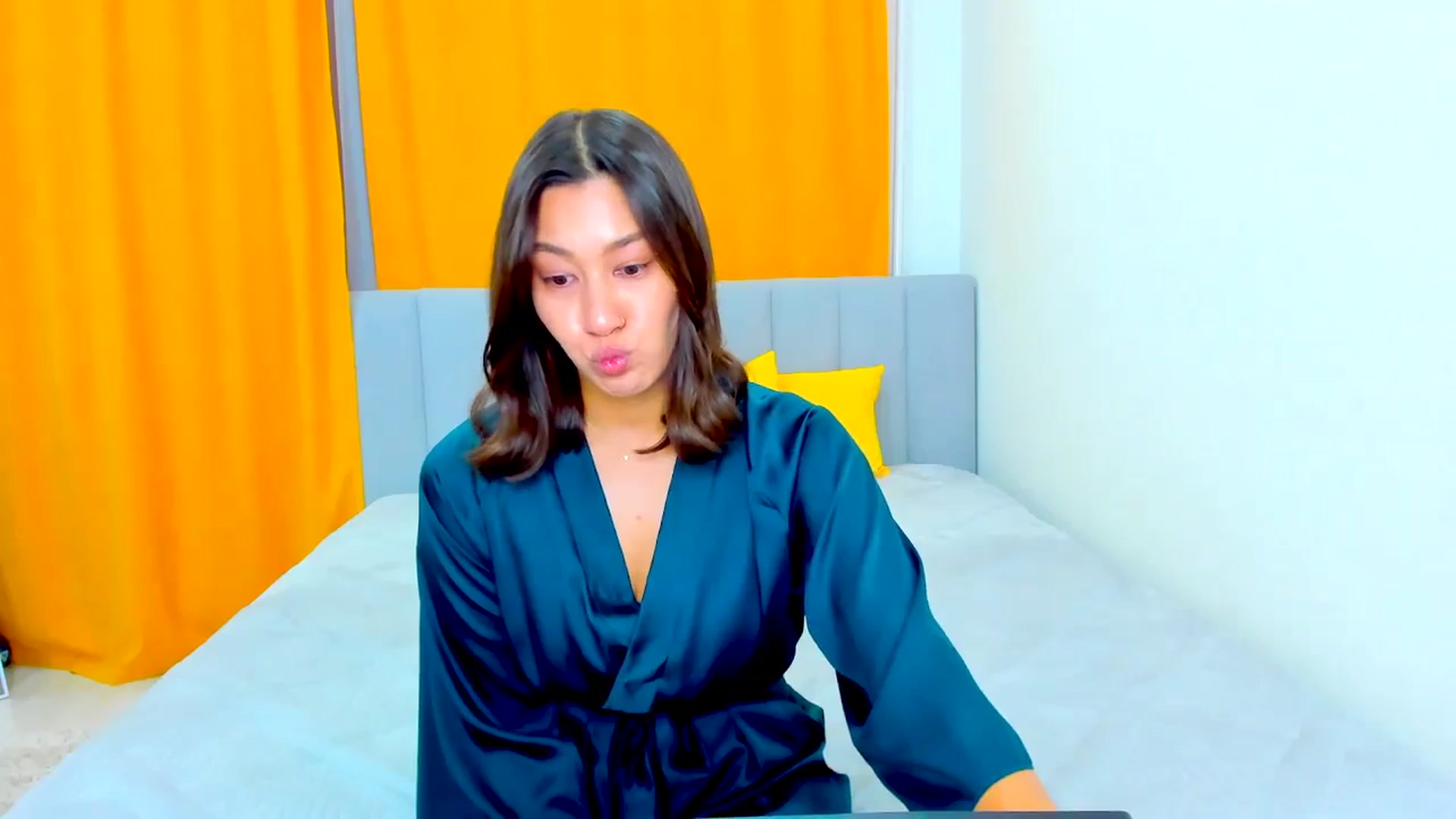 Gallery image thumbnail from EtherealBella's myfreecams stream on, 09/14/2024, 19:10 image 19 of 20