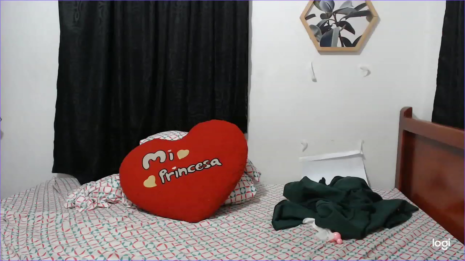 Gallery image thumbnail from Eu_sou_bruna's myfreecams stream on, 01/01/2023, 10:13 image 2 of 20