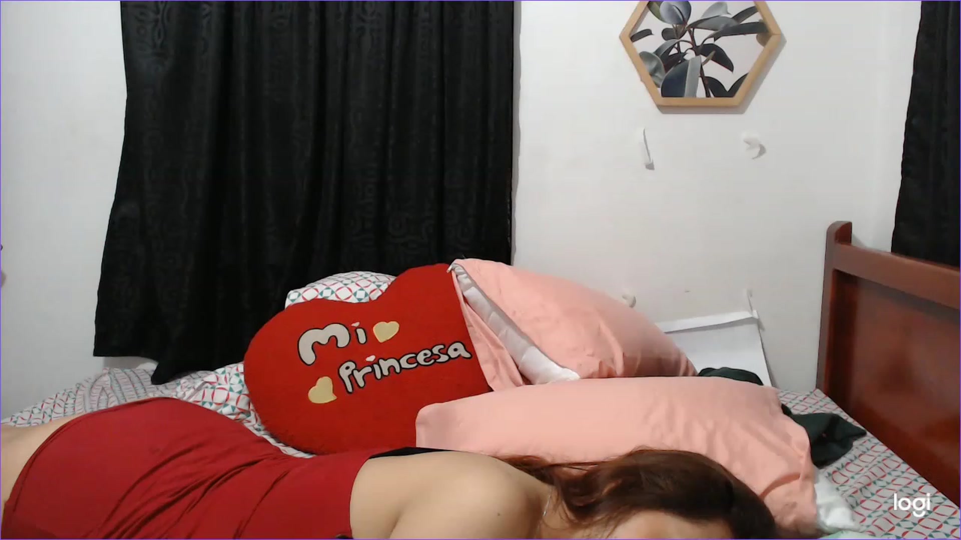 Gallery image thumbnail from Eu_sou_bruna's myfreecams stream on, 01/01/2023, 10:13 image 17 of 20