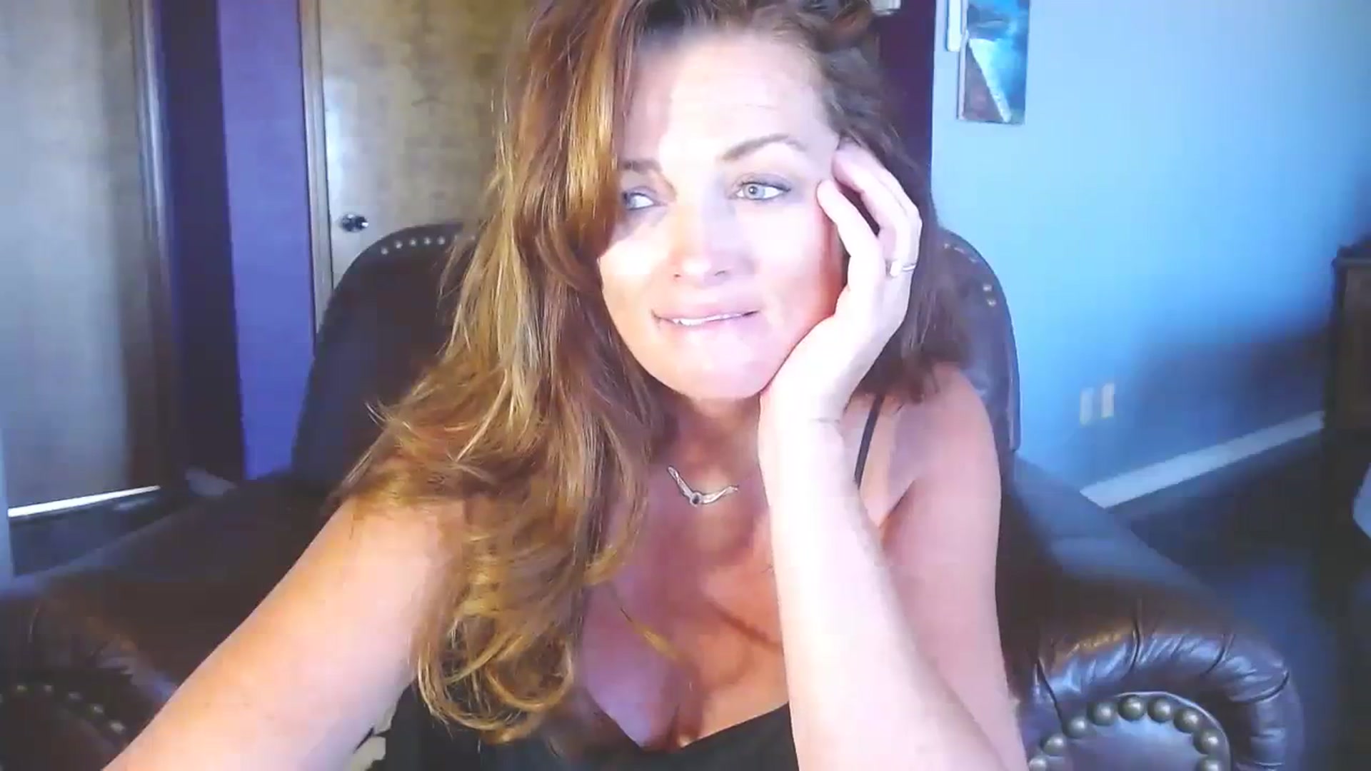 Gallery image thumbnail from EuphoriaLuv's myfreecams stream on, 08/09/2023, 19:06 image 2 of 20