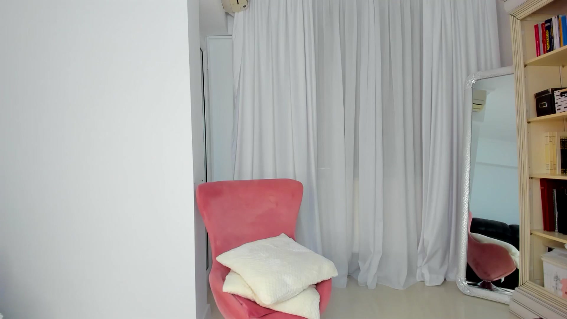 Gallery image thumbnail from EuphoriaQueen's myfreecams stream on, 10/31/2025, 14:58 image 12 of 20