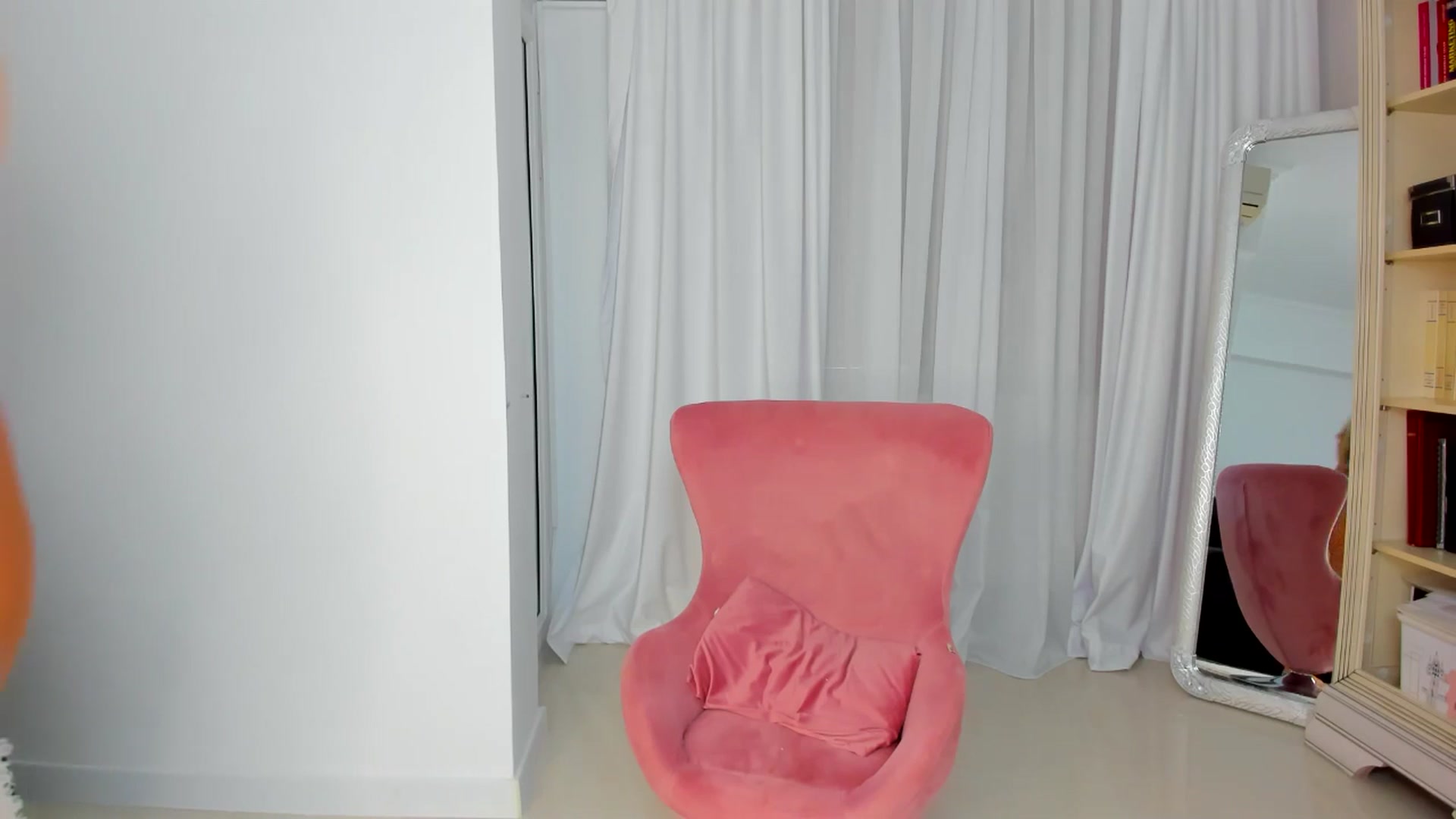 Gallery image thumbnail from EuphoriaQueen's myfreecams stream on, 10/31/2025, 14:58 image 8 of 20