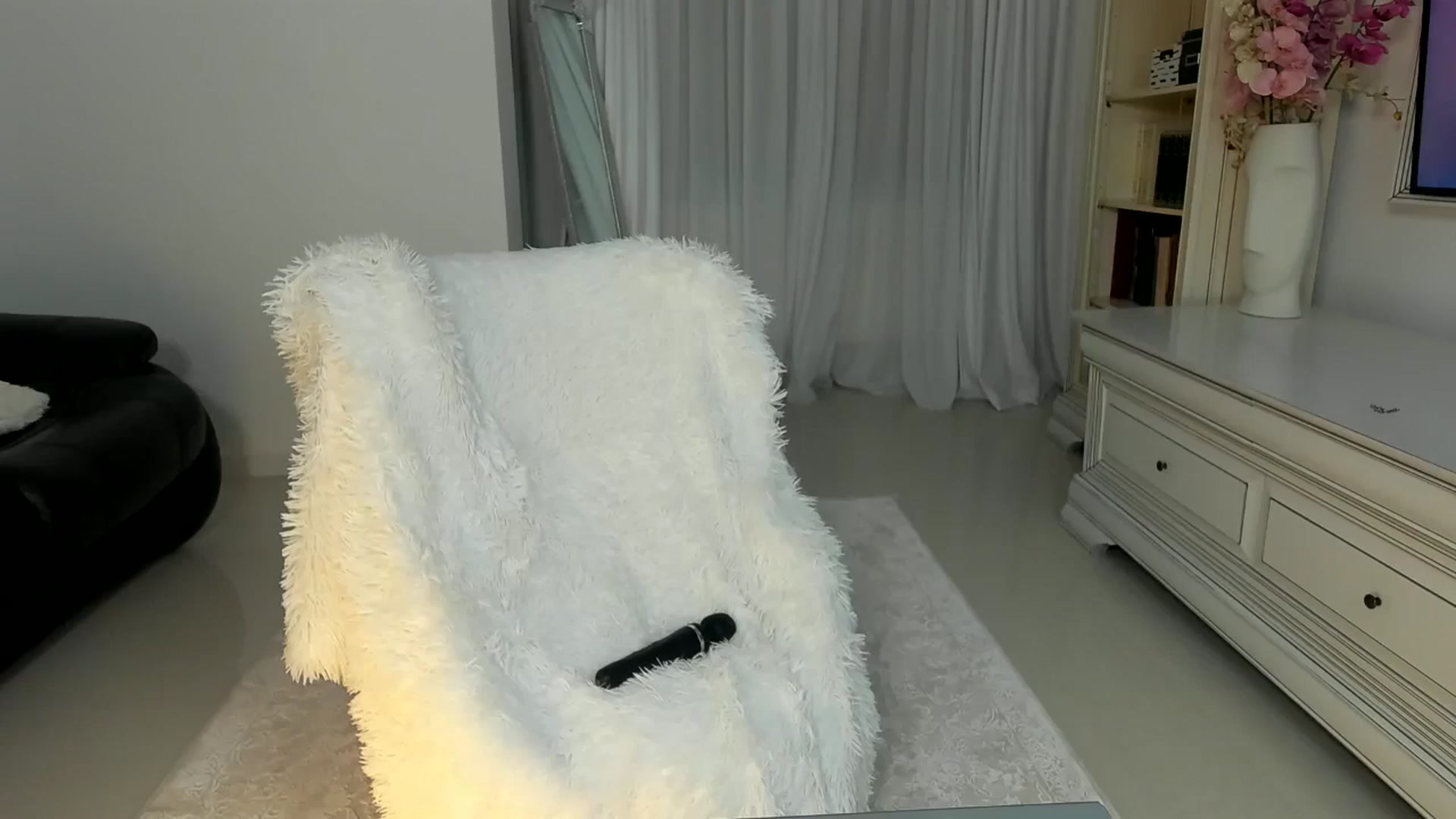 Gallery image thumbnail from Euphoriaa's myfreecams stream on, 05/09/2026, 18:53 image 8 of 20