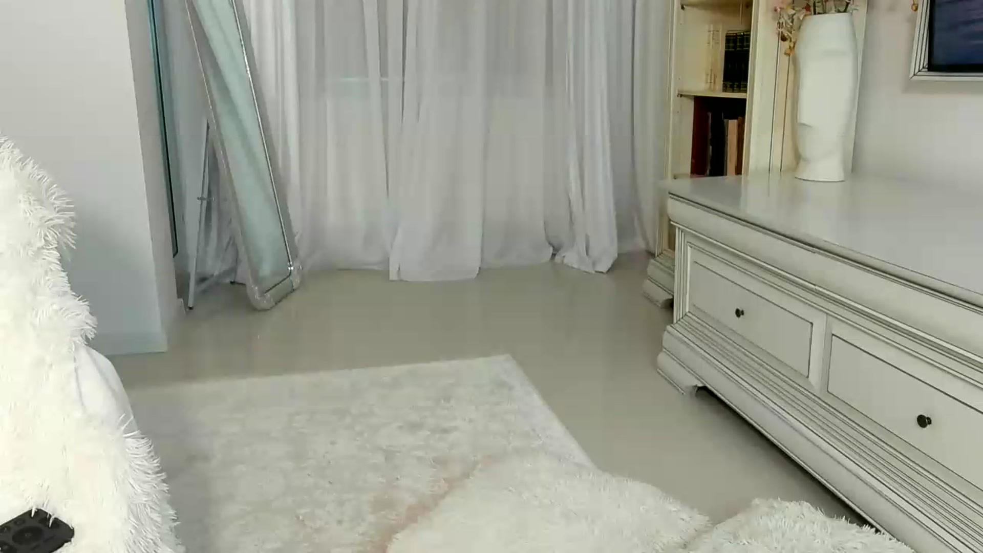 Gallery image thumbnail from Euphoriaa's myfreecams stream on, 05/15/2026, 14:35 image 14 of 20