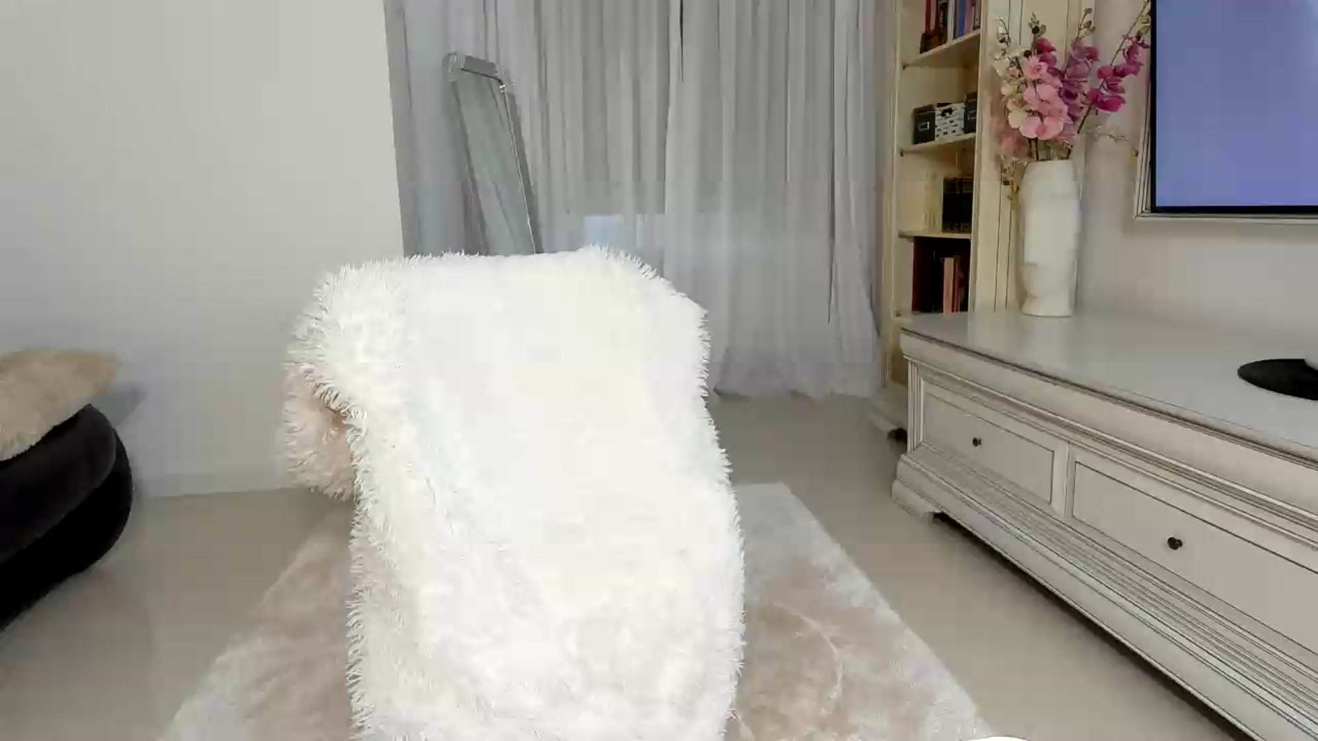 Gallery image thumbnail from Euphoriaa's myfreecams stream on, 05/29/2026, 14:41 image 4 of 20