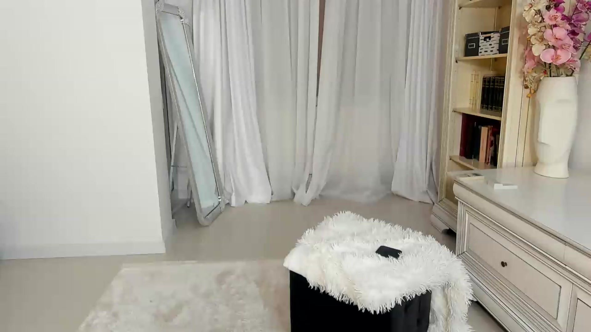 Gallery image thumbnail from Euphoriaa's myfreecams stream on, 06/06/2026, 19:34 image 9 of 20