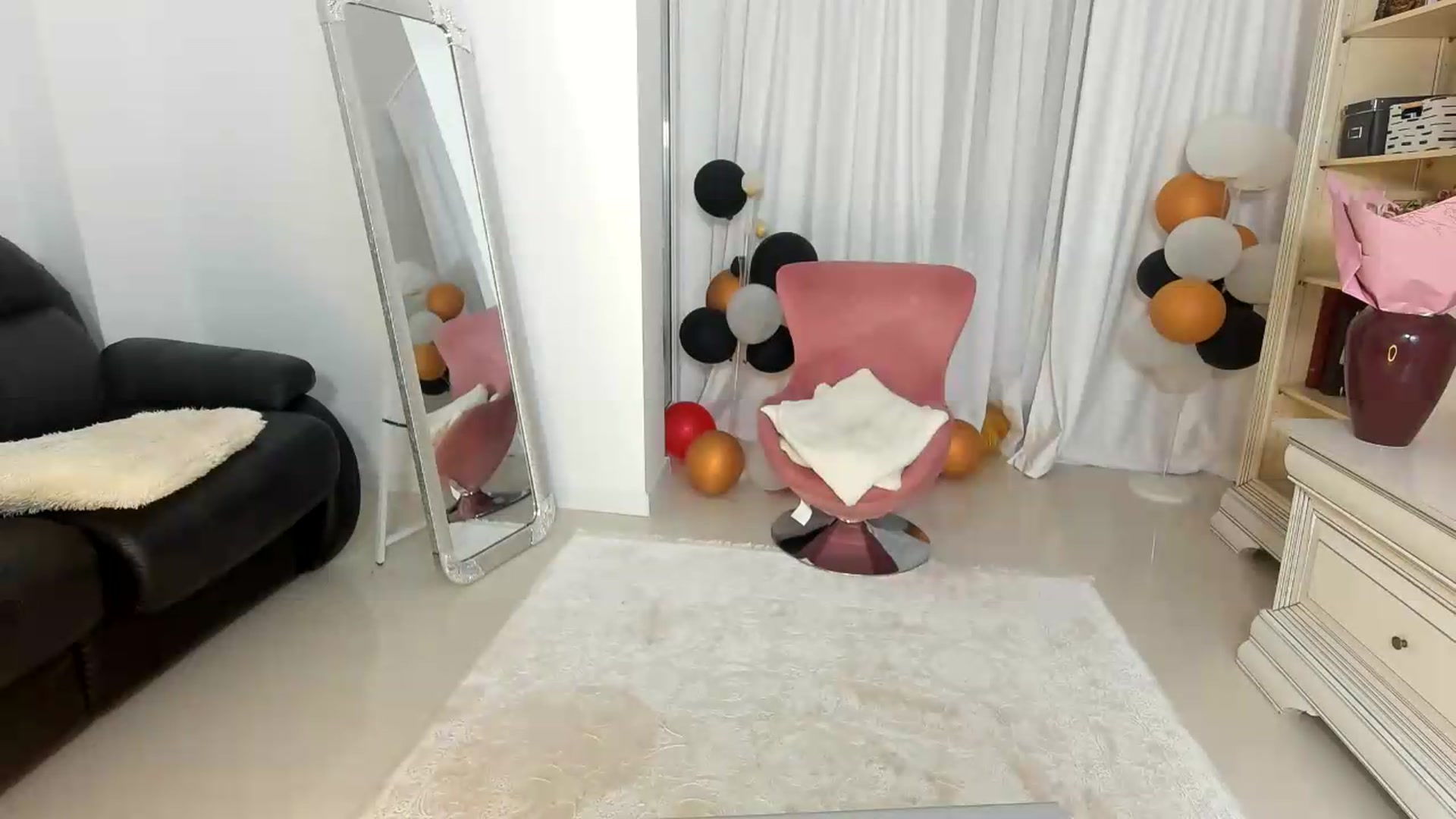Gallery image thumbnail from Euphoriaa's myfreecams stream on, 06/19/2026, 21:32 image 10 of 20