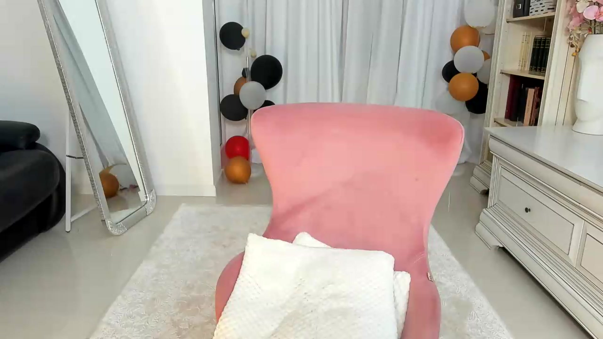 Gallery image thumbnail from Euphoriaa's myfreecams stream on, 06/27/2026, 17:25 image 12 of 20