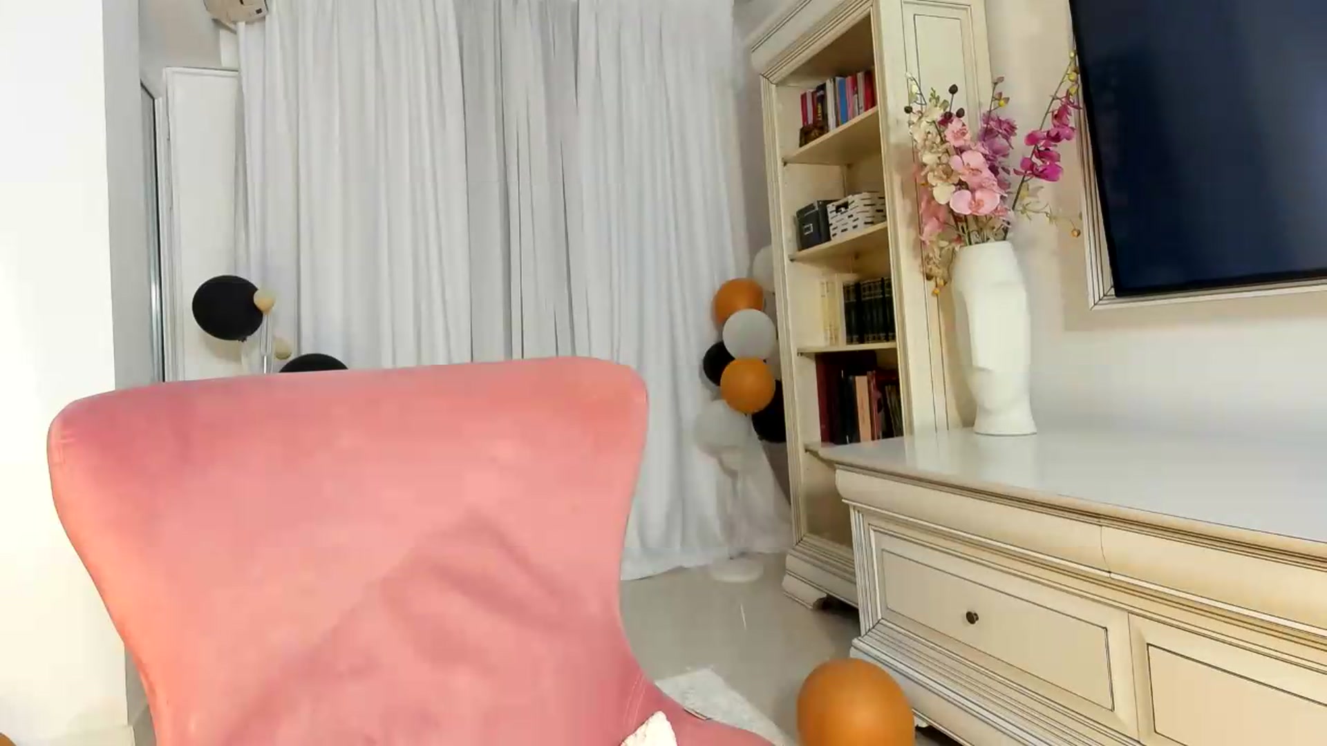 Gallery image thumbnail from Euphoriaa's myfreecams stream on, 07/05/2026, 24:01 image 5 of 20