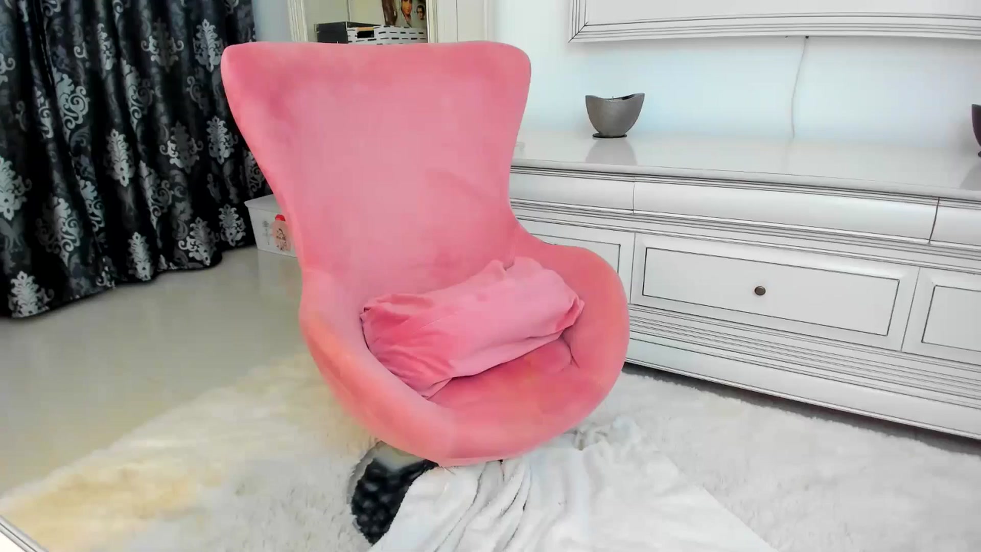 Gallery image thumbnail from Euphoriaaa's myfreecams stream on, 08/09/2024, 20:21 image 1 of 20