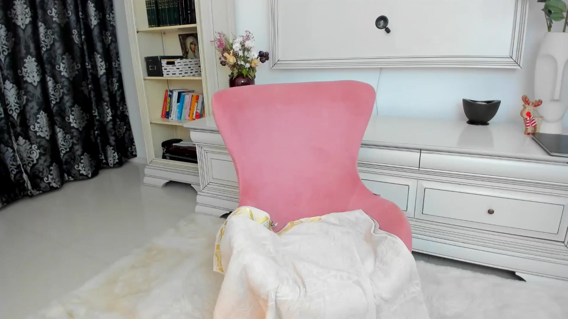 Gallery image thumbnail from Euphoriaaa's myfreecams stream on, 10/25/2024, 17:51 image 9 of 20