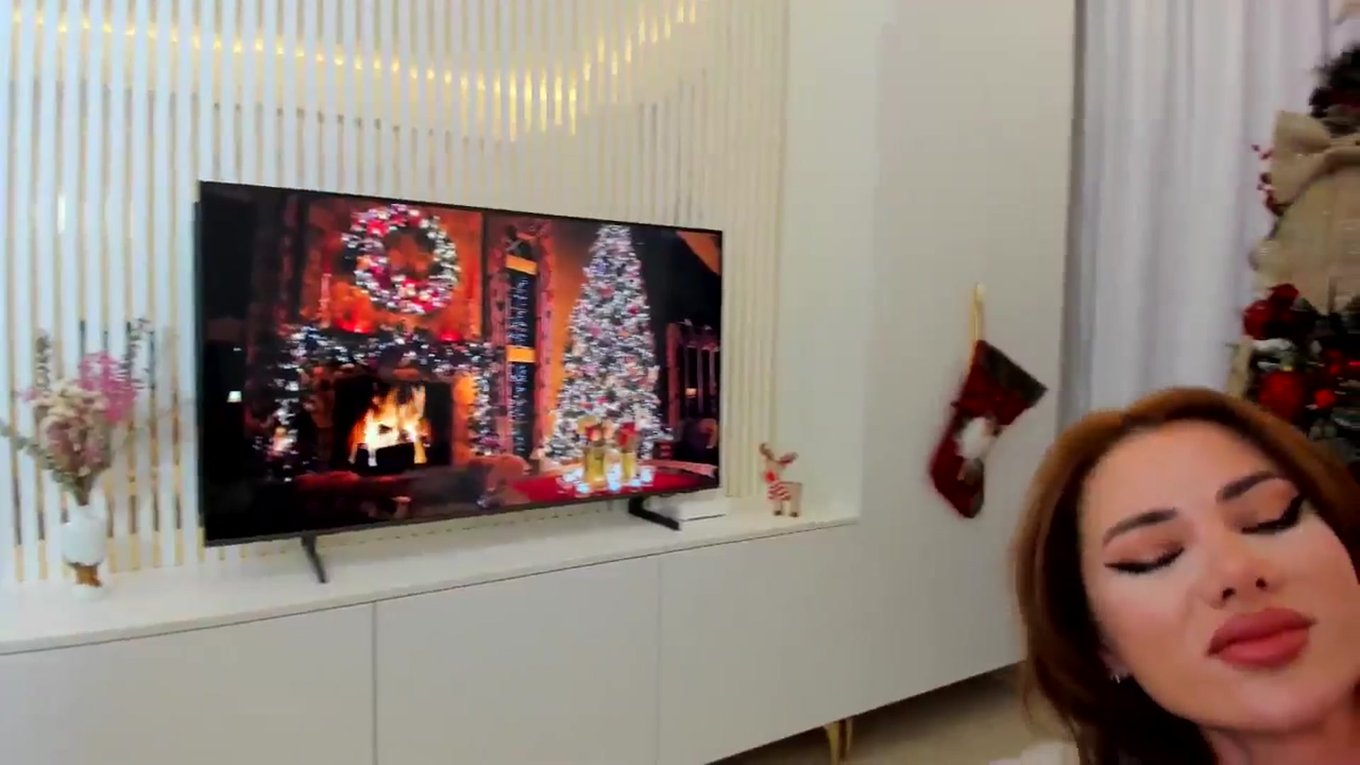 Gallery image thumbnail from Euphoriaaa's myfreecams stream on, 12/13/2024, 16:01 image 2 of 20