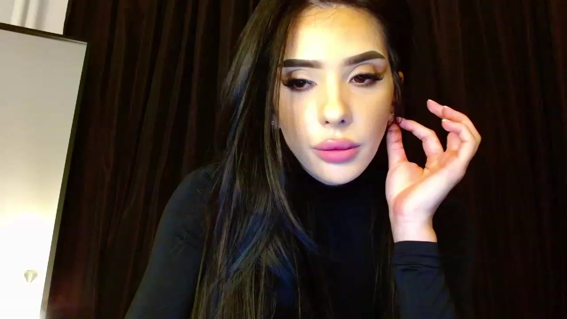 Gallery image thumbnail from Ev_MFC's myfreecams stream on, 04/18/2023, 21:07 image 5 of 20