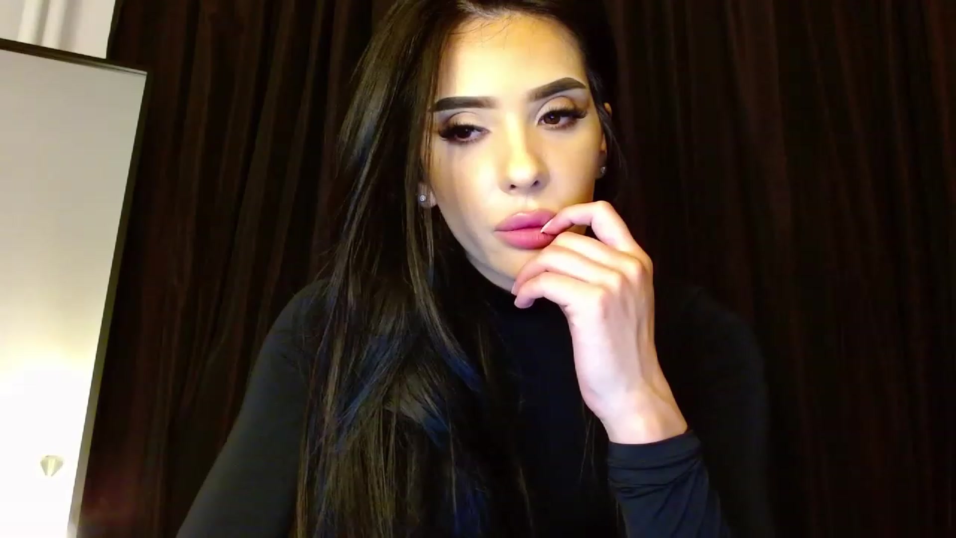 Gallery image thumbnail from Ev_MFC's myfreecams stream on, 04/18/2023, 21:07 image 4 of 20