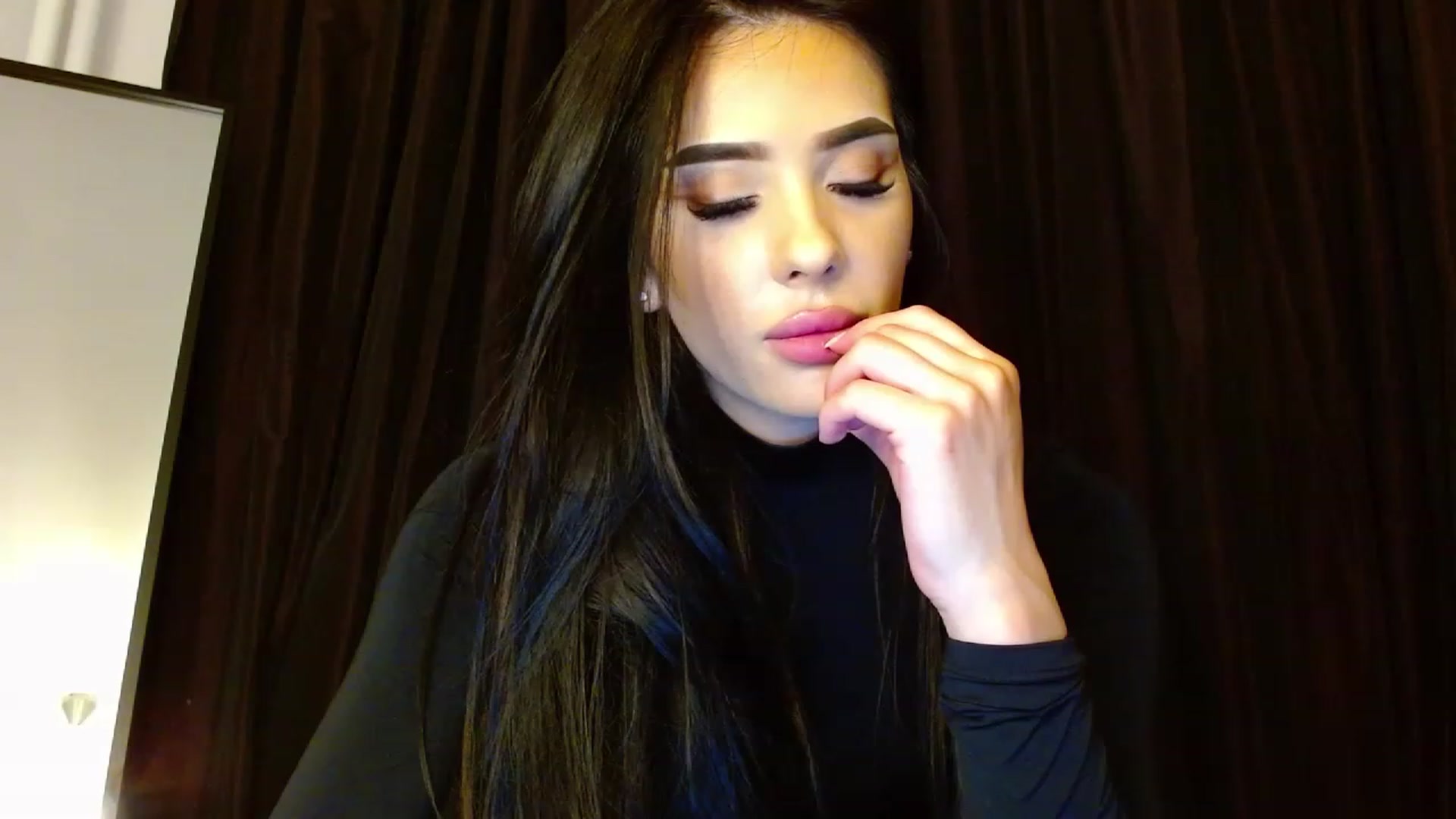 Gallery image thumbnail from Ev_MFC's myfreecams stream on, 04/18/2023, 21:07 image 3 of 20