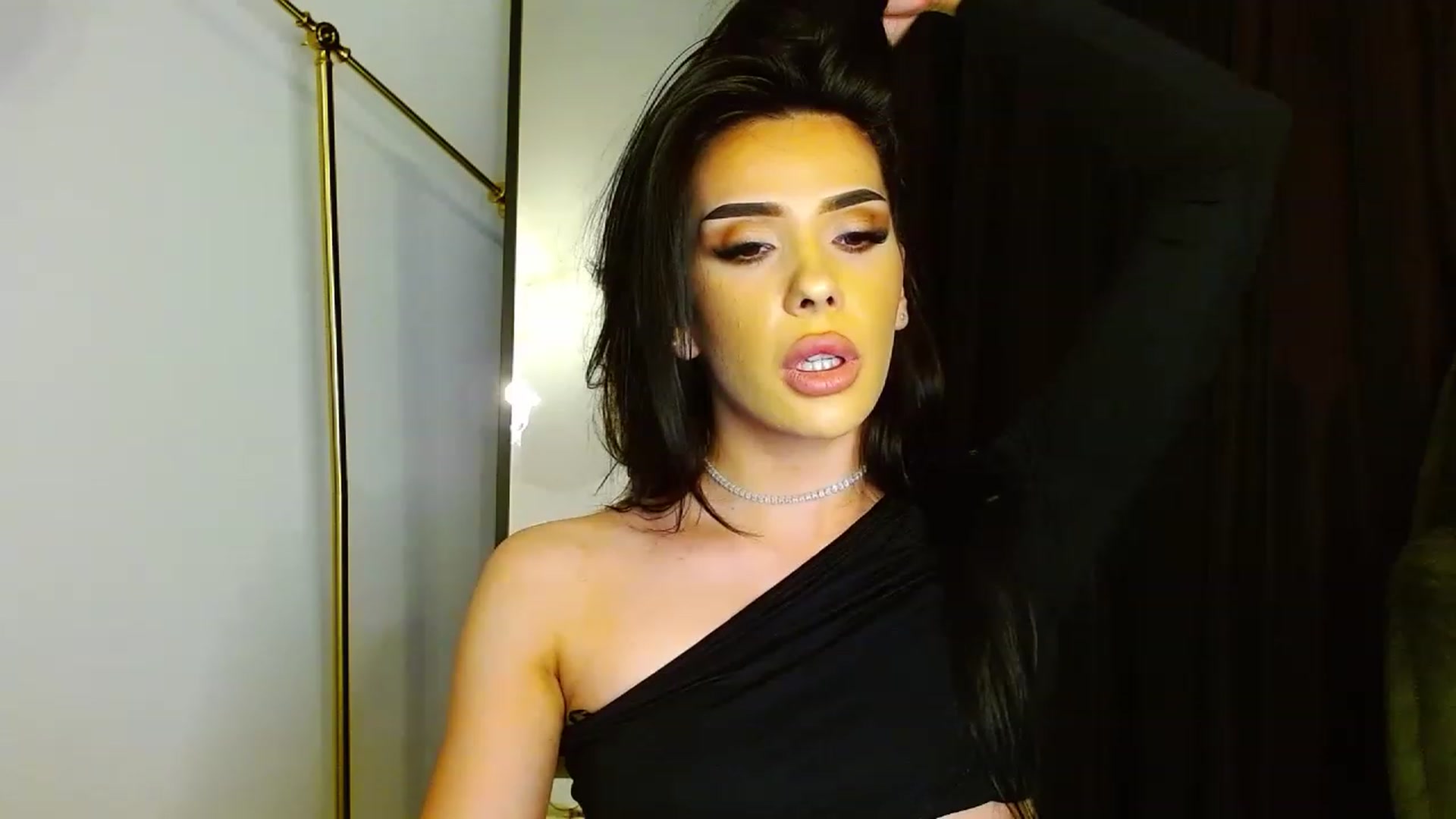 Gallery image thumbnail from Ev_MFC's myfreecams stream on, 05/10/2023, 23:35 image 18 of 20