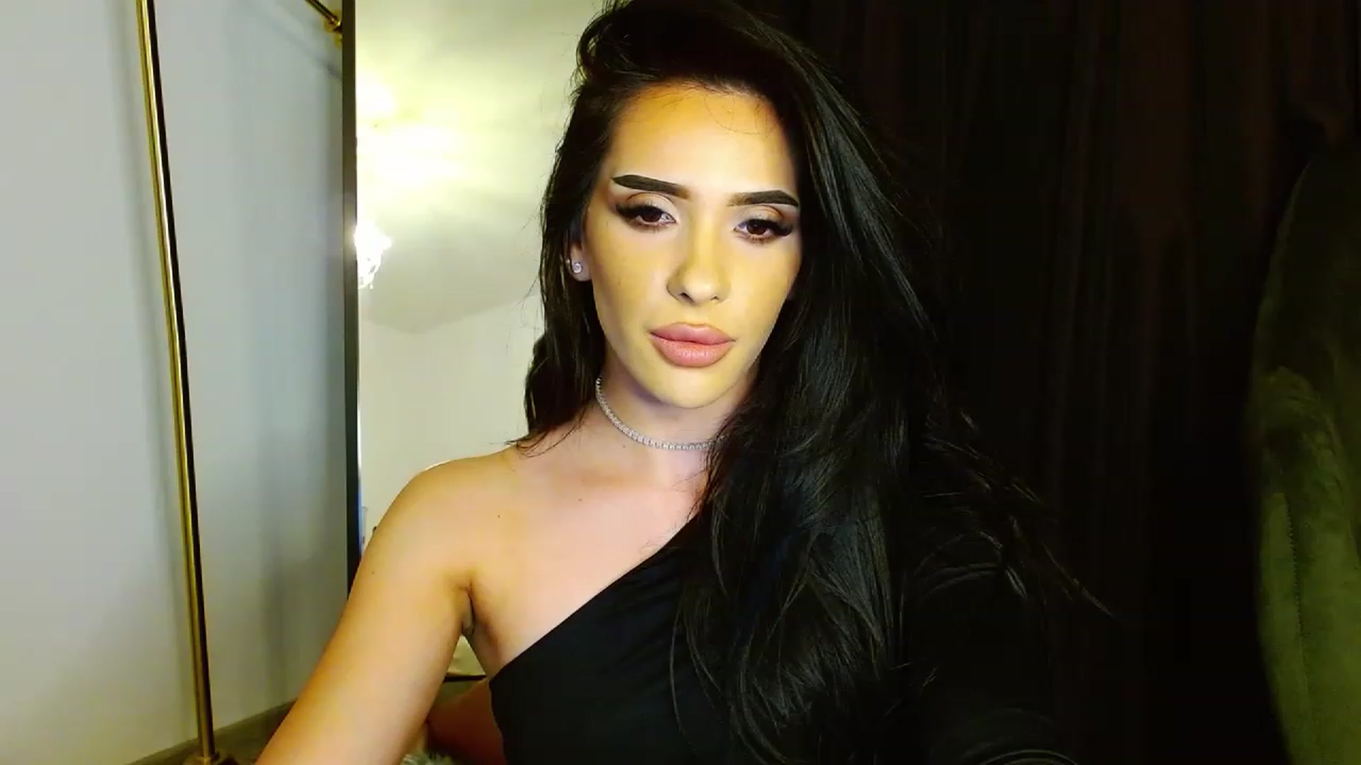 Gallery image thumbnail from Ev_MFC's myfreecams stream on, 05/10/2023, 23:35 image 8 of 20