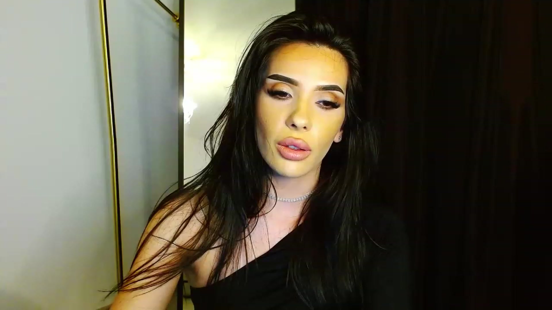 Gallery image thumbnail from Ev_MFC's myfreecams stream on, 05/10/2023, 23:35 image 4 of 20