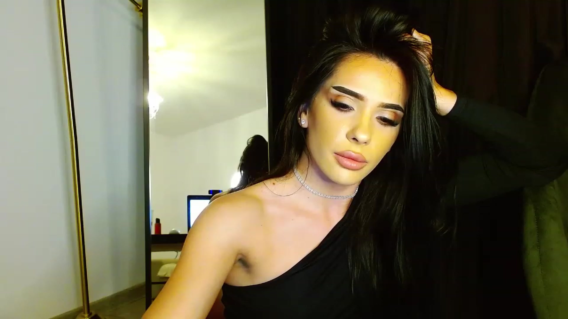 Gallery image thumbnail from Ev_MFC's myfreecams stream on, 05/10/2023, 23:35 image 7 of 20