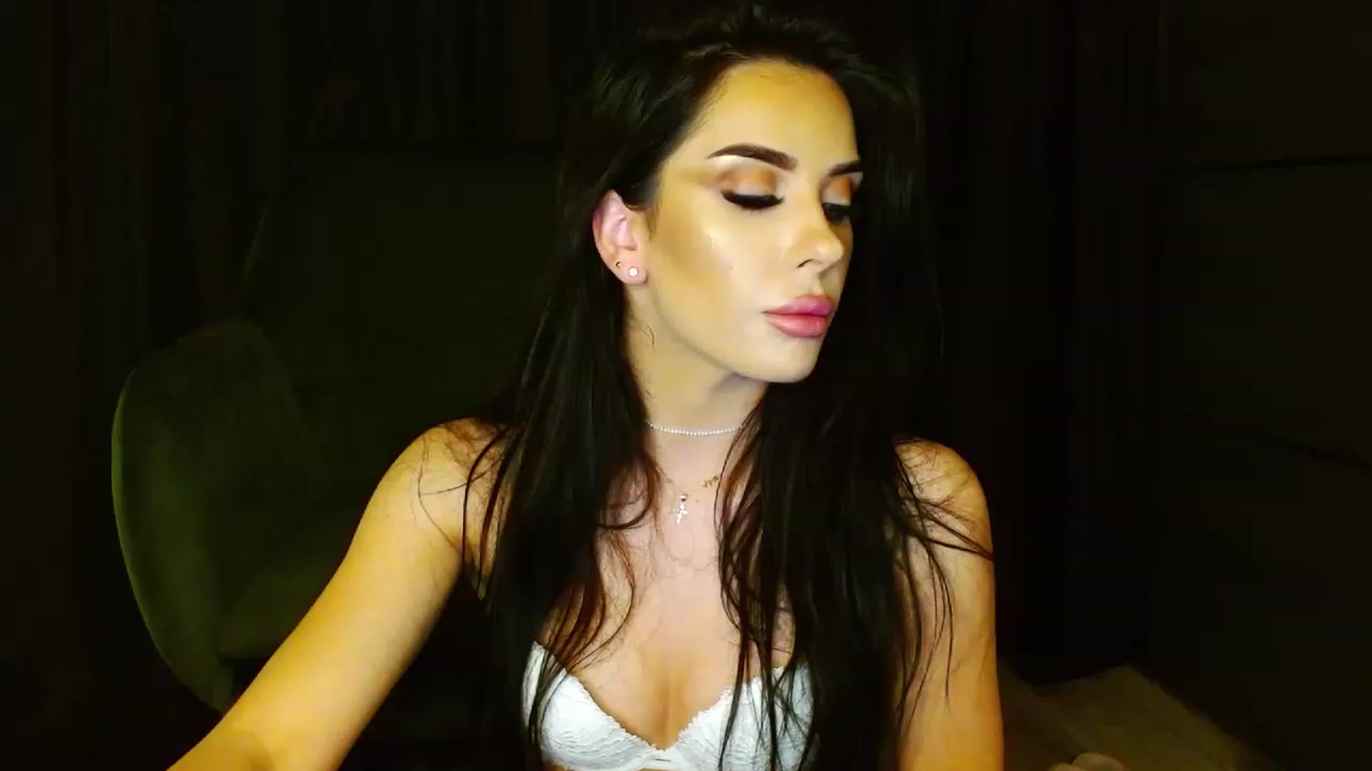 Gallery image thumbnail from Ev_MFC's myfreecams stream on, 05/23/2023, 21:25 image 17 of 20