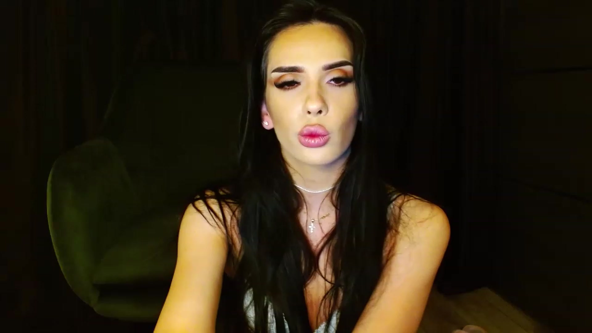 Gallery image thumbnail from Ev_MFC's myfreecams stream on, 05/23/2023, 21:25 image 12 of 20