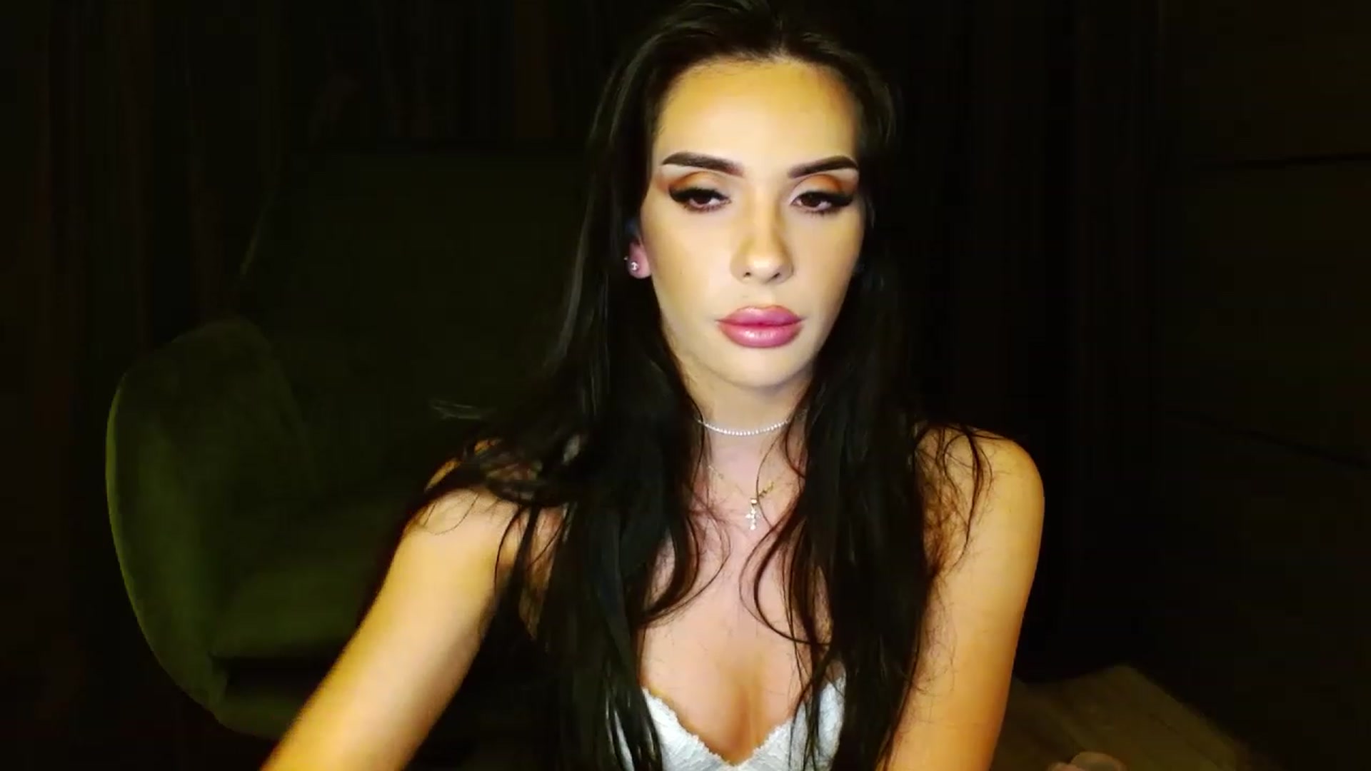 Gallery image thumbnail from Ev_MFC's myfreecams stream on, 05/23/2023, 21:25 image 9 of 20