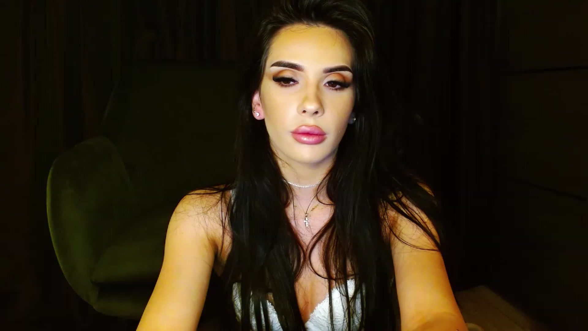 Gallery image thumbnail from Ev_MFC's myfreecams stream on, 05/23/2023, 21:25 image 13 of 20