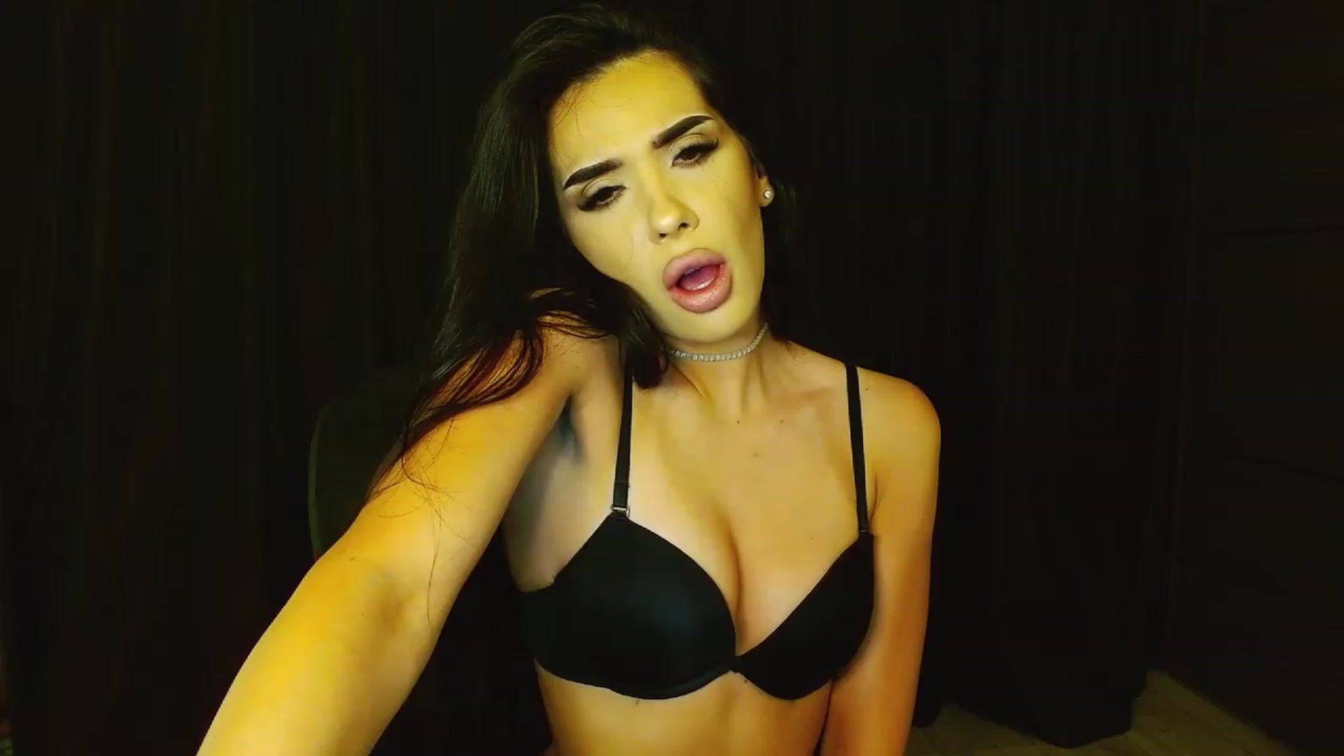 Gallery image thumbnail from Ev_MFC's myfreecams stream on, 06/06/2023, 23:35 image 15 of 20