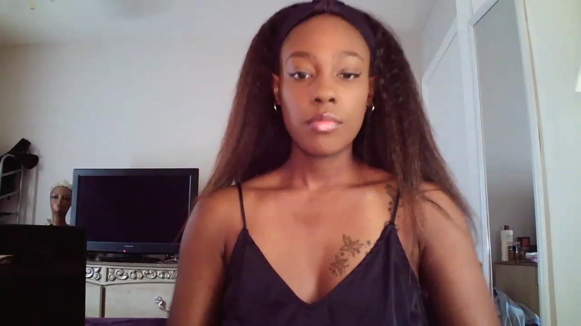 Gallery image thumbnail from EvaDenola's myfreecams stream on, 08/13/2023, 16:52 image 13 of 20