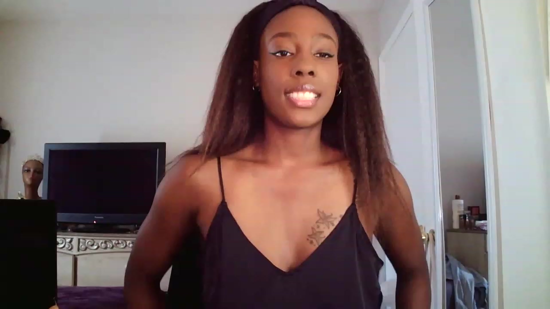 Gallery image thumbnail from EvaDenola's myfreecams stream on, 08/13/2023, 16:52 image 17 of 20