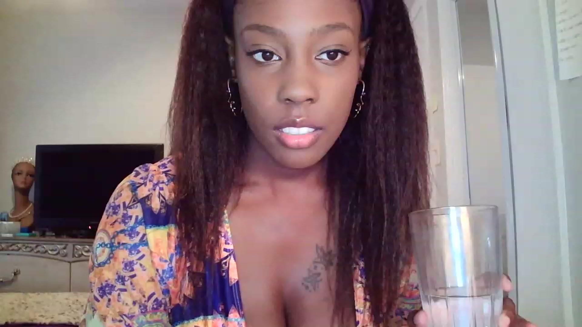 Gallery image thumbnail from EvaDenola's myfreecams stream on, 08/20/2023, 17:47 image 15 of 20