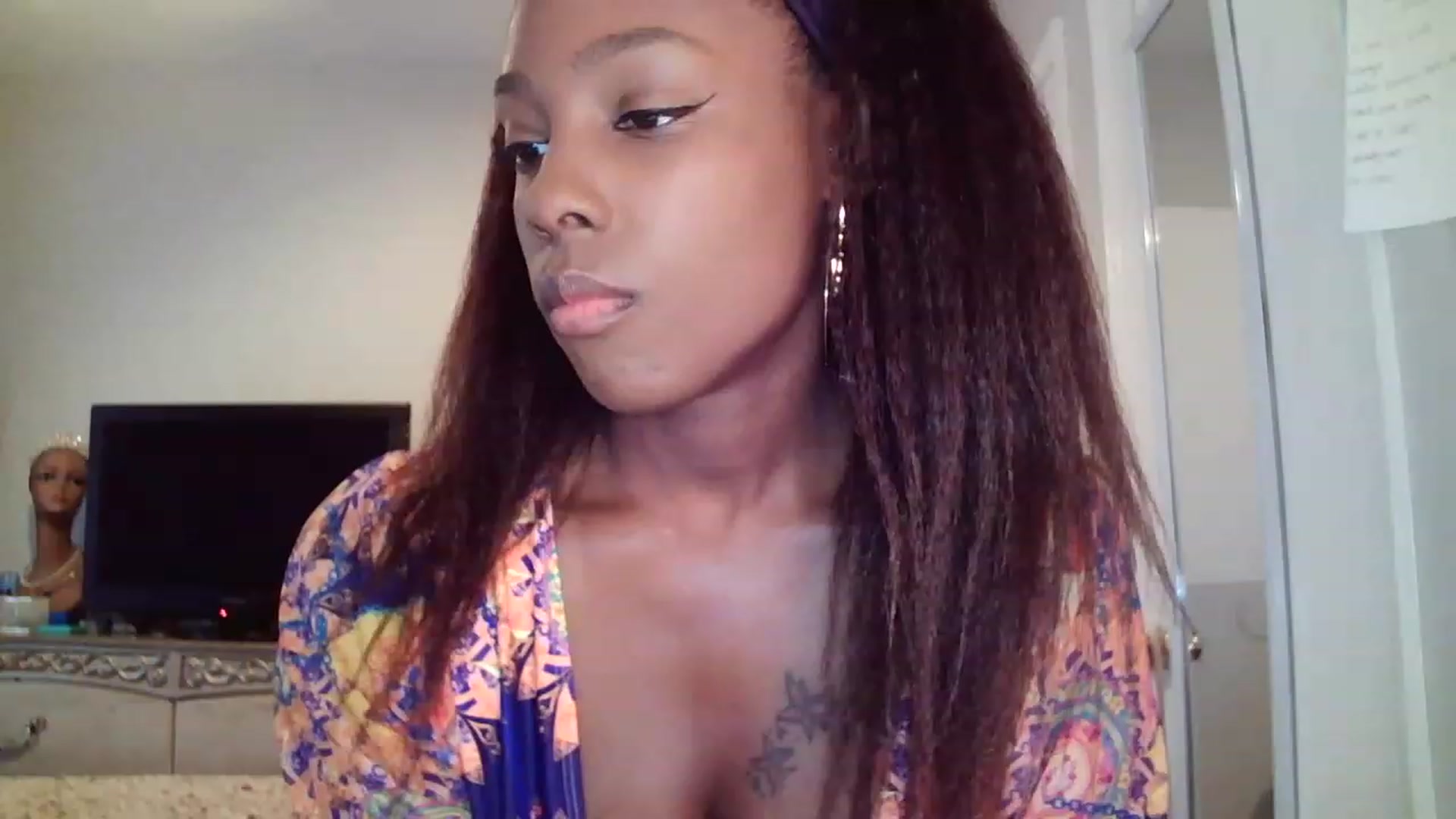 Gallery image thumbnail from EvaDenola's myfreecams stream on, 08/20/2023, 17:47 image 14 of 20