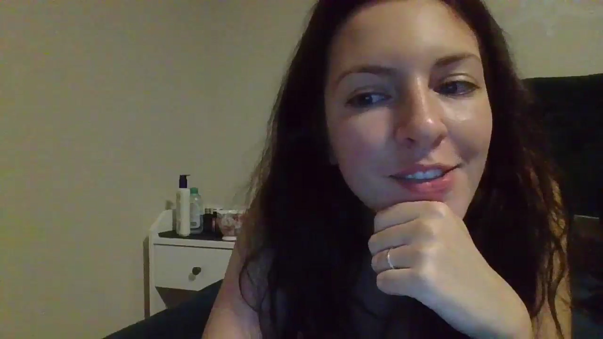Gallery image thumbnail from EvaEvelin's myfreecams stream on, 12/18/2023, 15:15 image 6 of 20