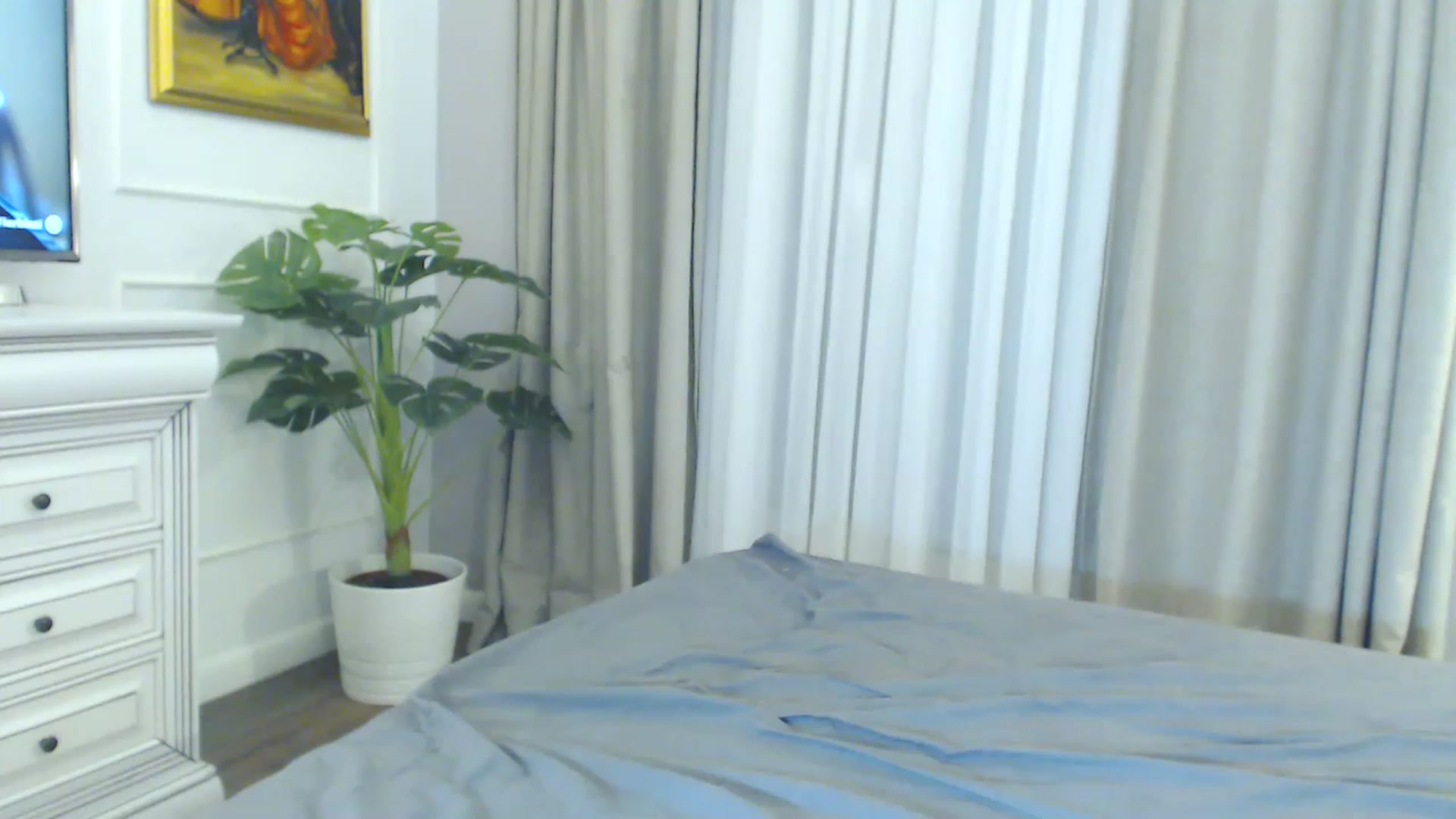 Gallery image thumbnail from EvaLunaX's myfreecams stream on, 12/04/2022, 20:01 image 1 of 20