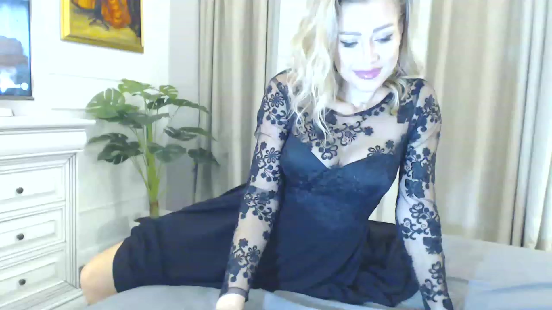 Gallery image thumbnail from EvaLunaX's myfreecams stream on, 12/04/2022, 20:01 image 2 of 20