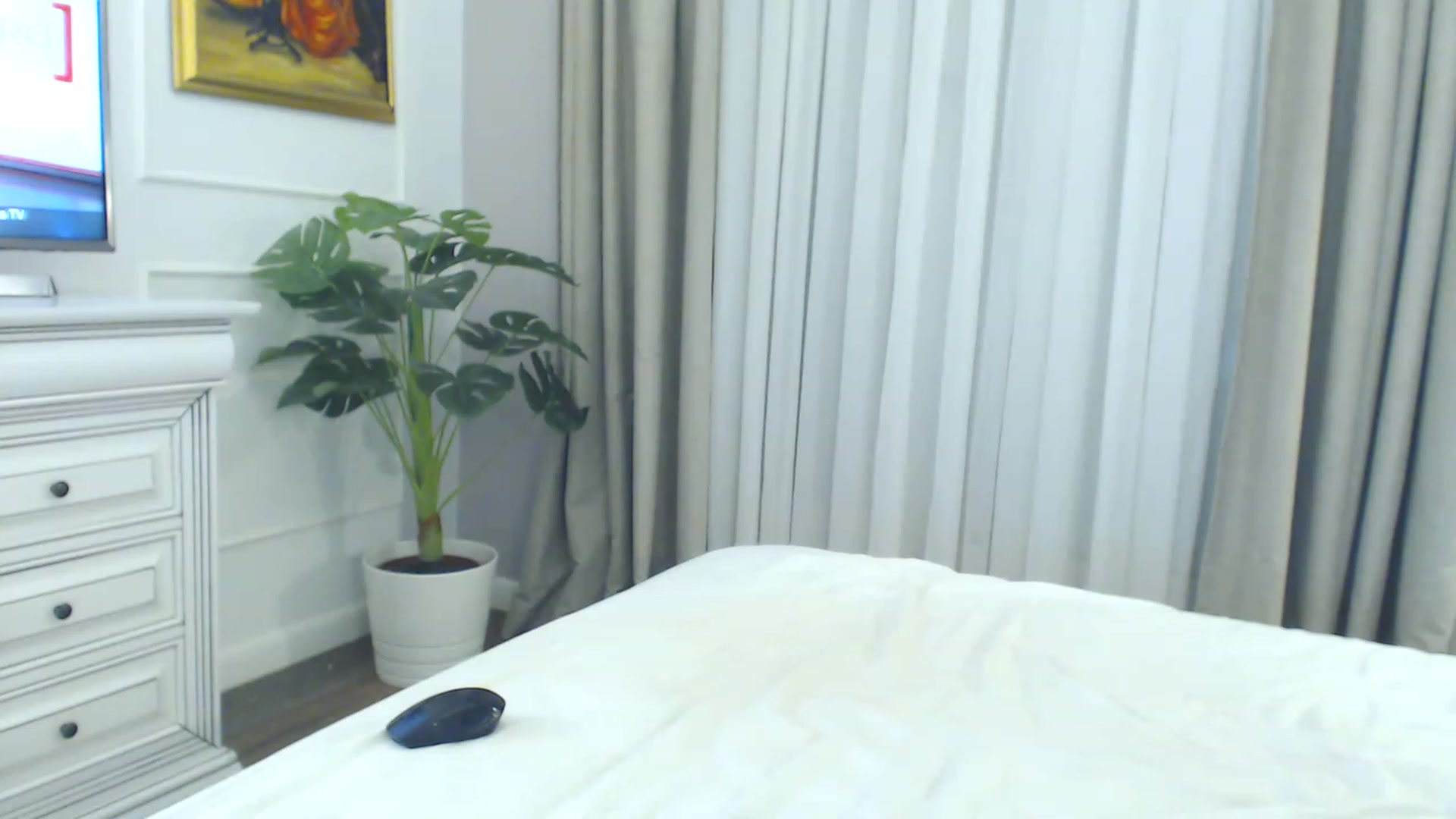 Gallery image thumbnail from EvaLunaX's myfreecams stream on, 12/20/2022, 20:09 image 7 of 20